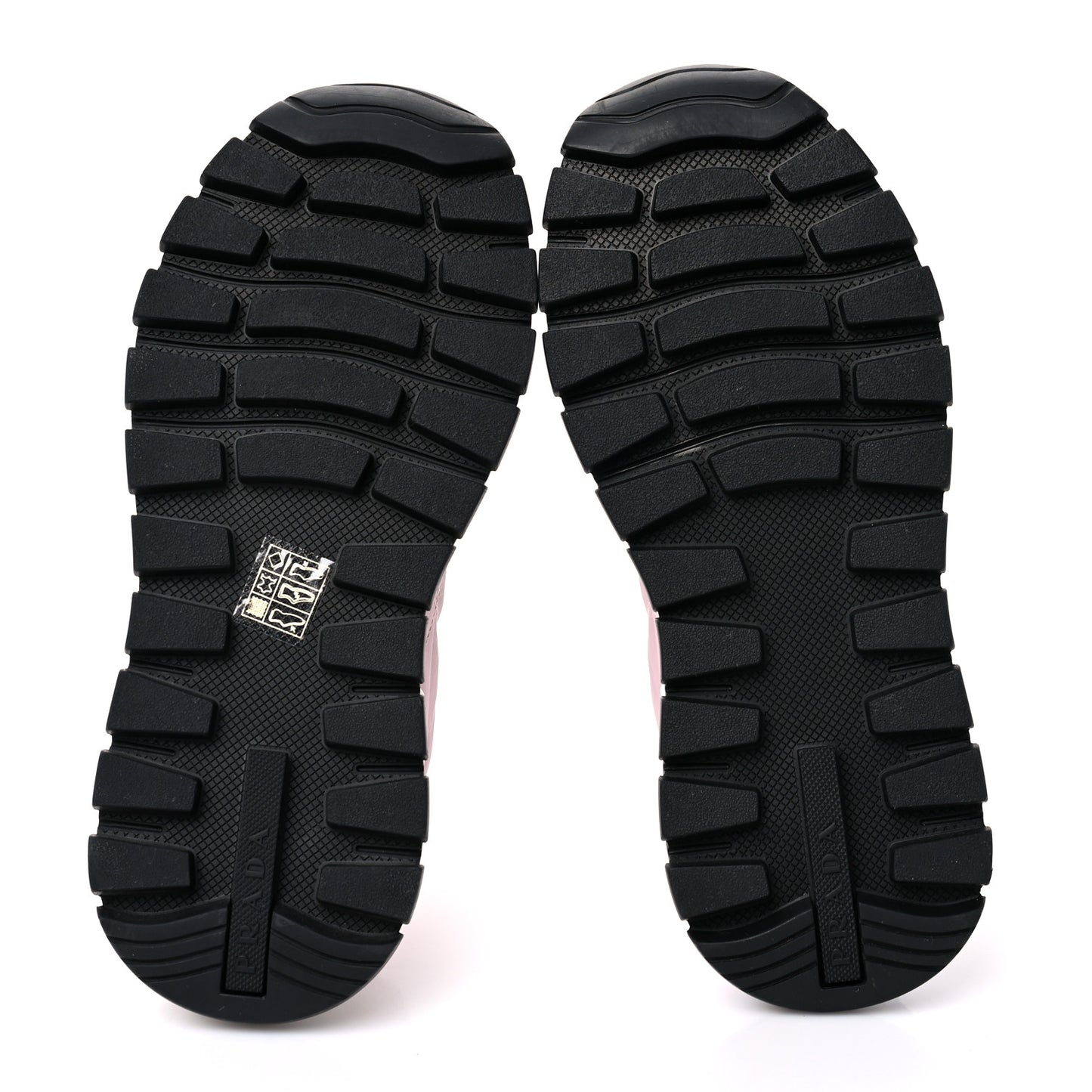 Re-Nylon Piuma Metal Triangle Logo Quilted 45mm Sneakers 37 Alabastro