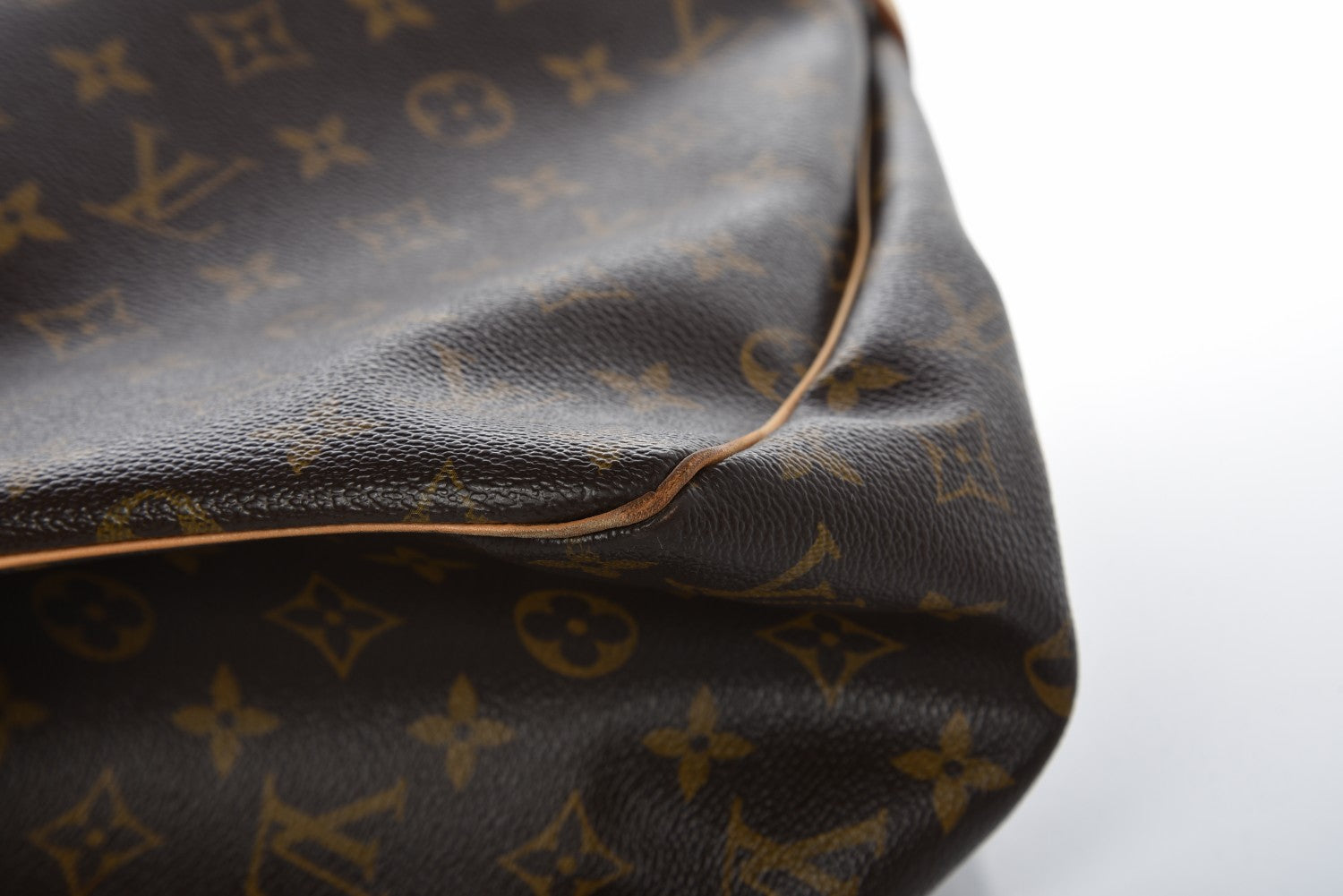 Louis Vuitton Monogram Batignolles Vertical 33 of 33