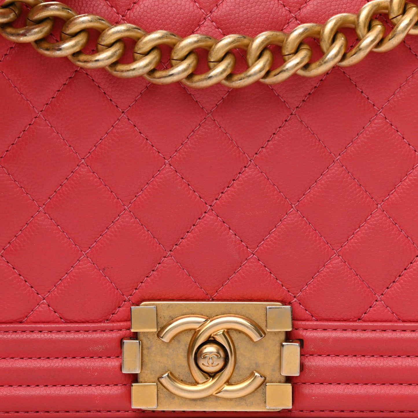 Caviar Quilted Medium Boy Flap Light Red