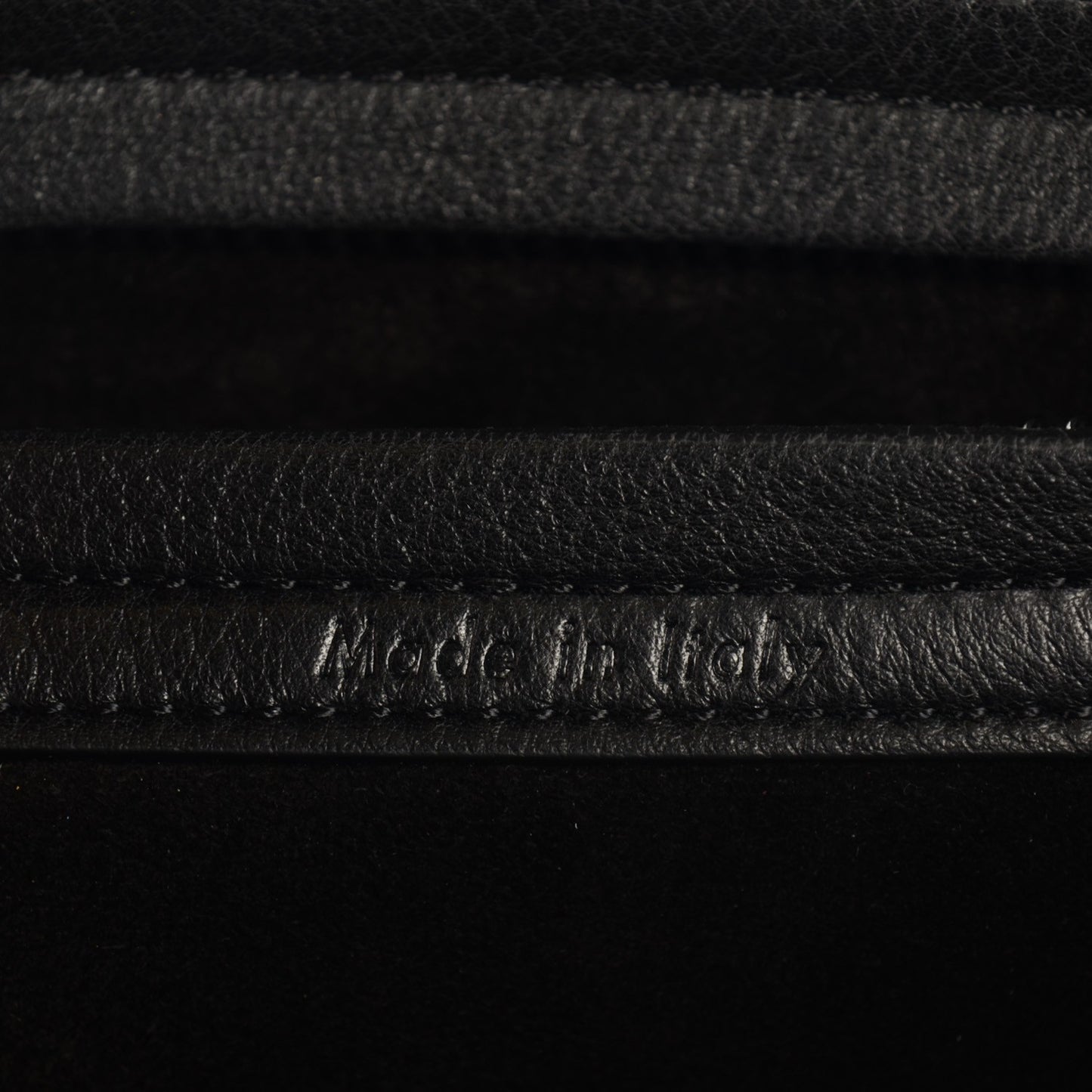 Supple Calfskin Medium Phantom Luggage Black