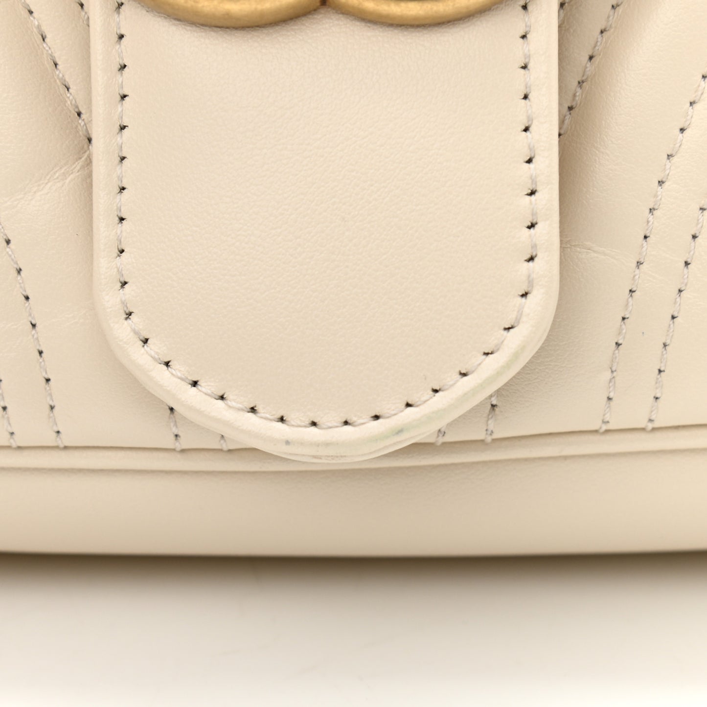 Calfskin Matelasse Small GG Marmont Shoulder Bag White
