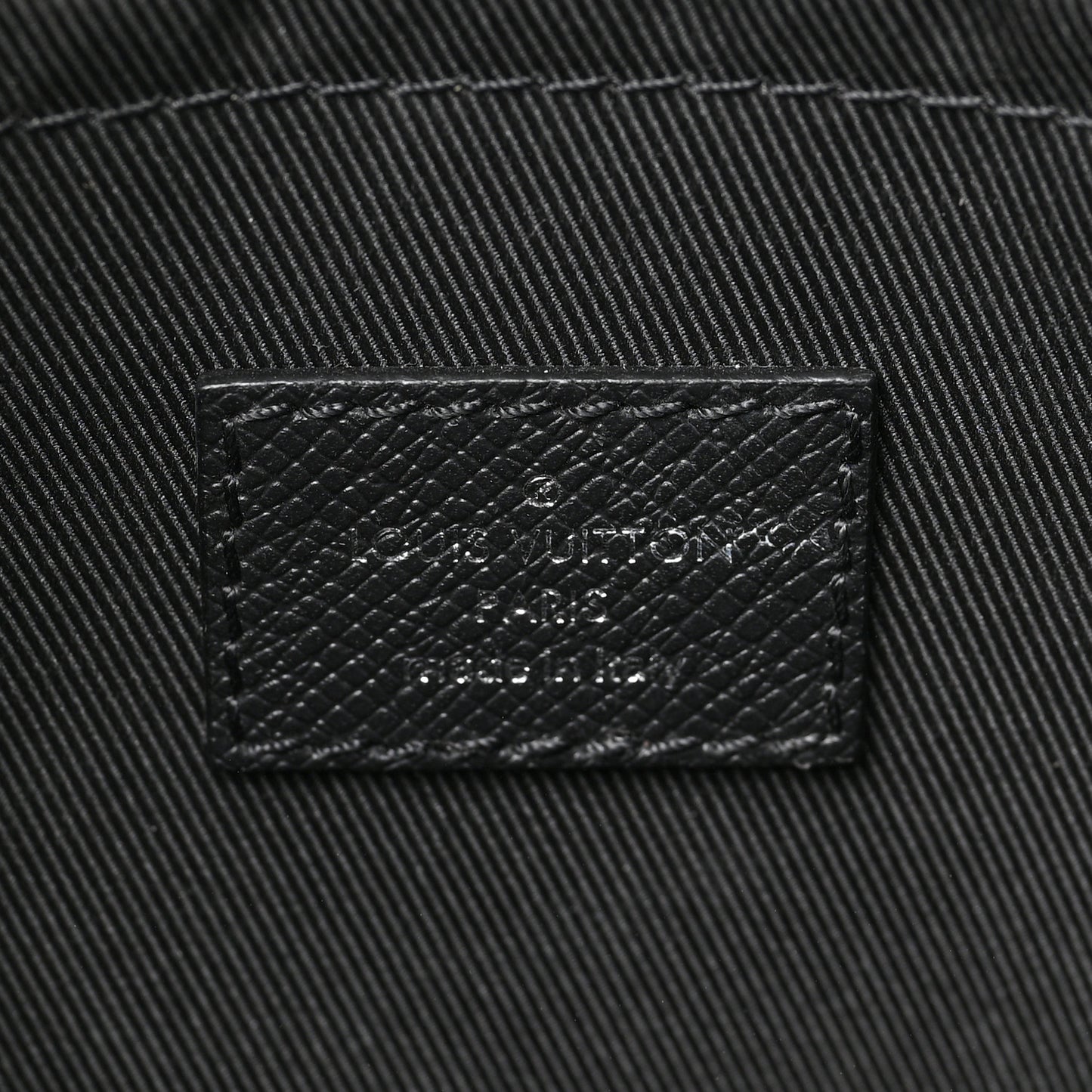 Taiga Monogram Eclipse Outdoor Messenger Black