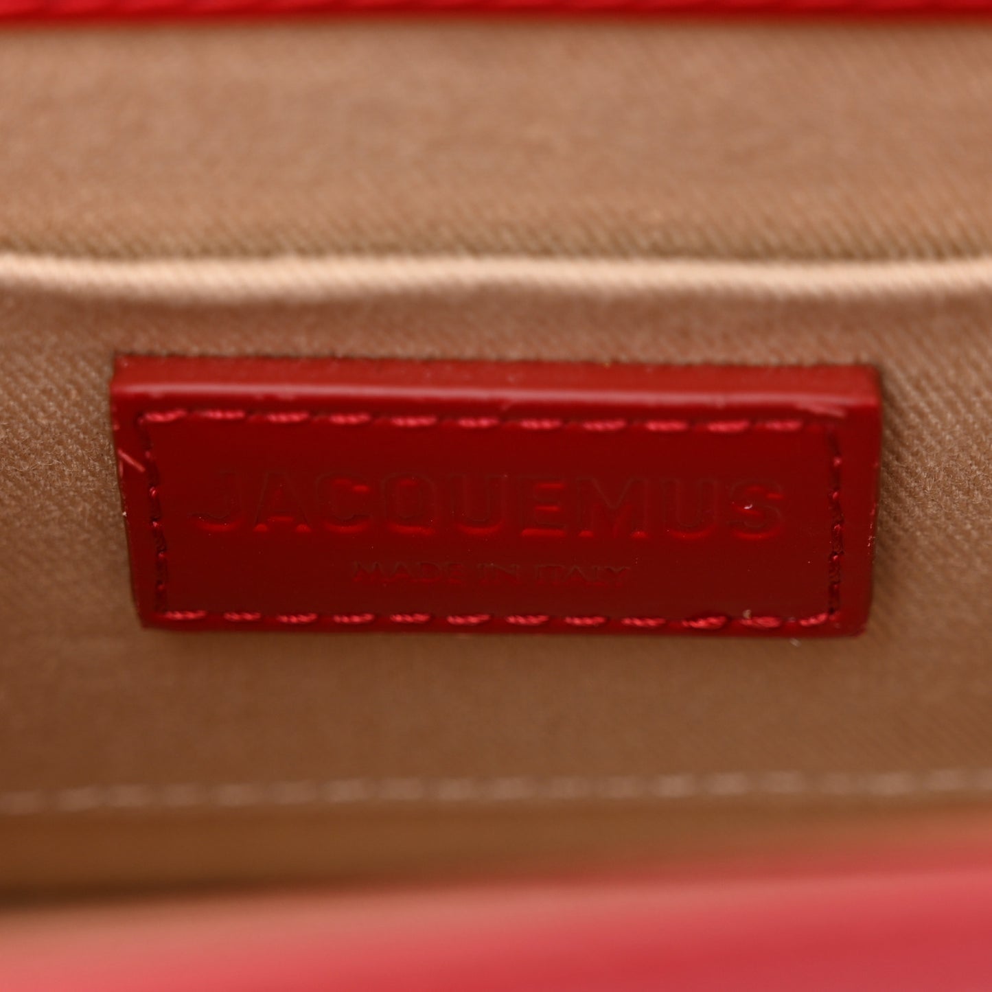 Glazed Calfskin Le Chiquito Boucle Moyen Red