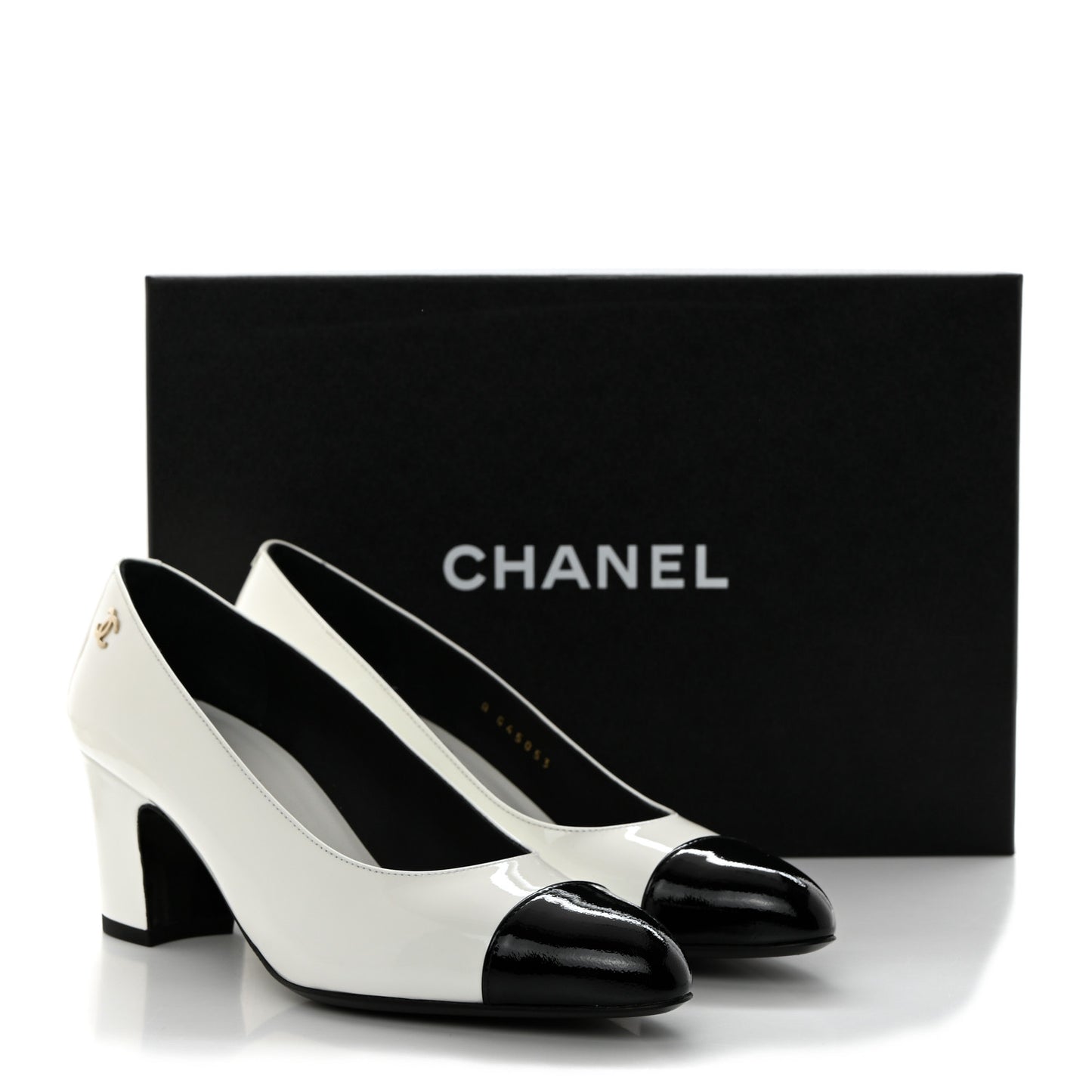 Patent Calfskin Pumps 36.5 White Black