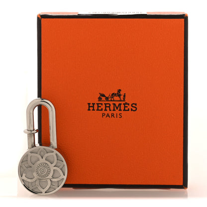 Hermes Palladium Lotus Cadena Lock 4 of 4