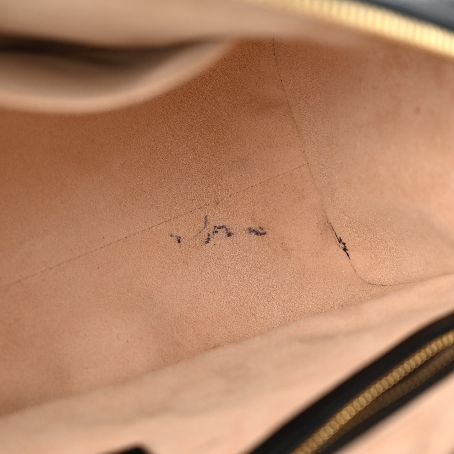 Textured Dollar Calfskin Web Medium Ophidia Boston Black