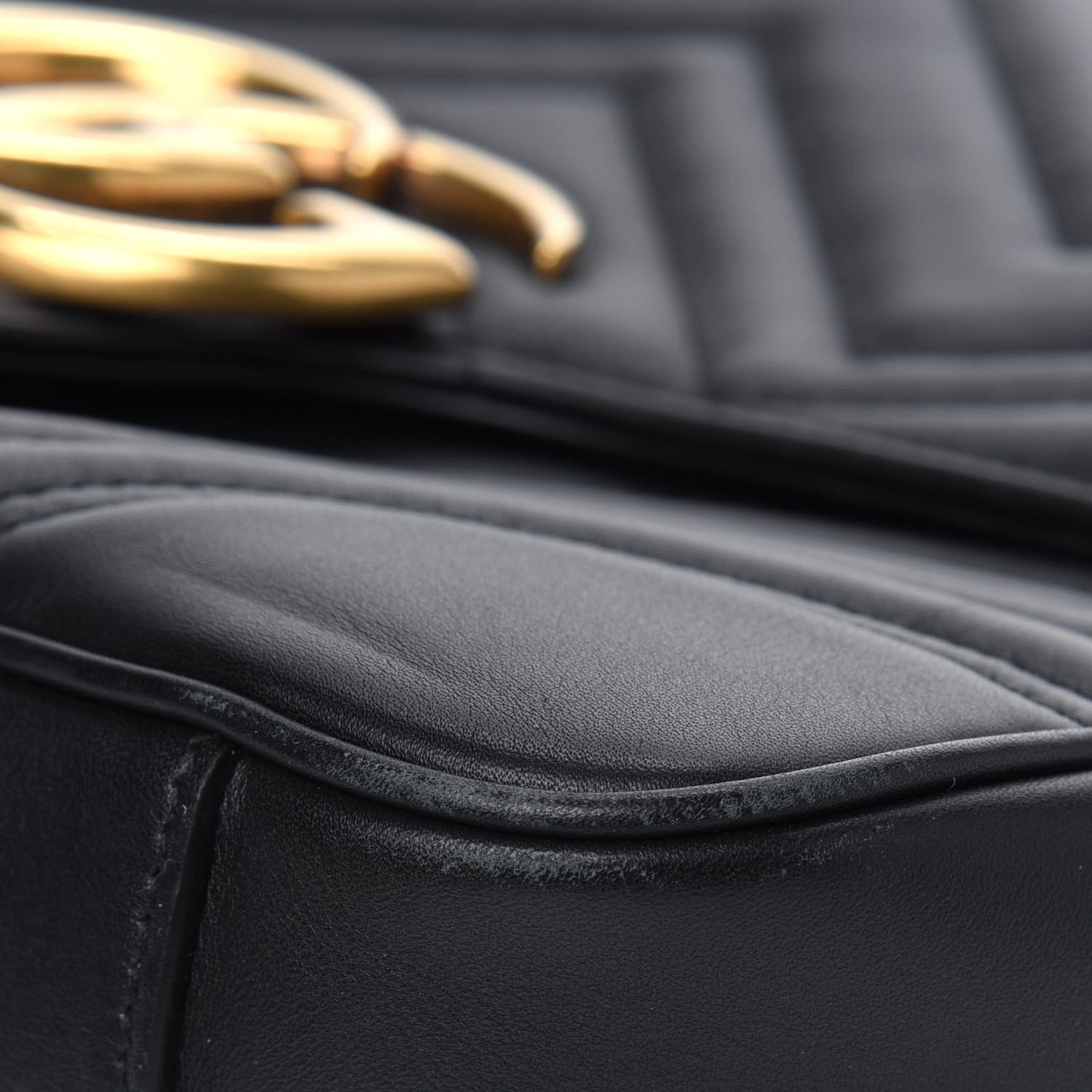 Calfskin Matelasse Medium GG Marmont Shoulder Bag Black