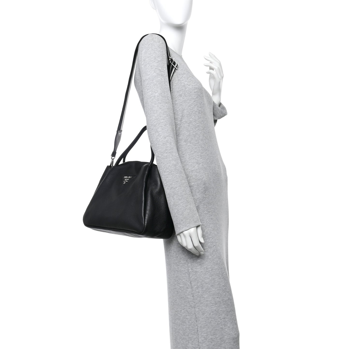 Vitello Daino Soft Medium Zippered Top Handle Bag Black
