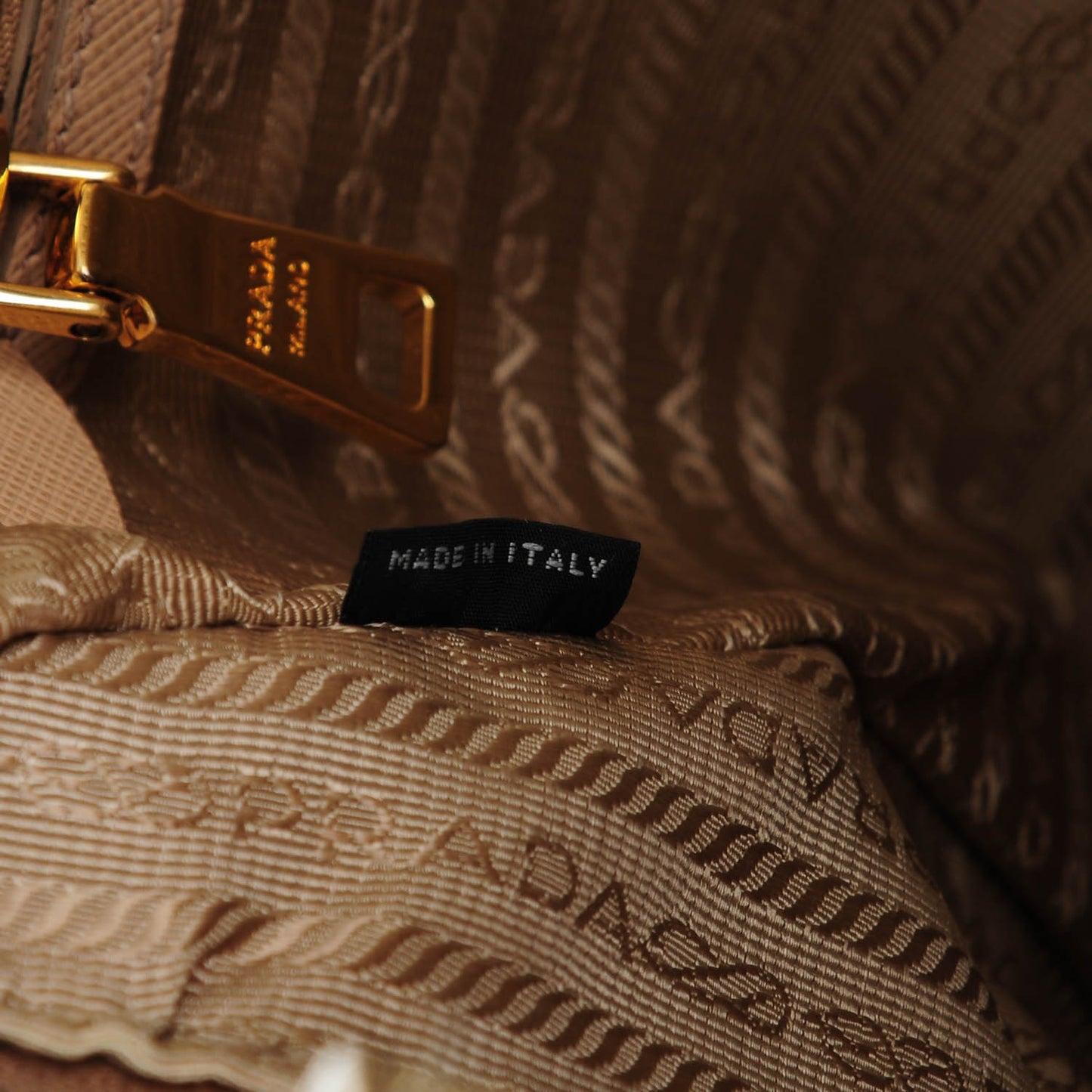 Saffiano Lux Bowler Sabbia