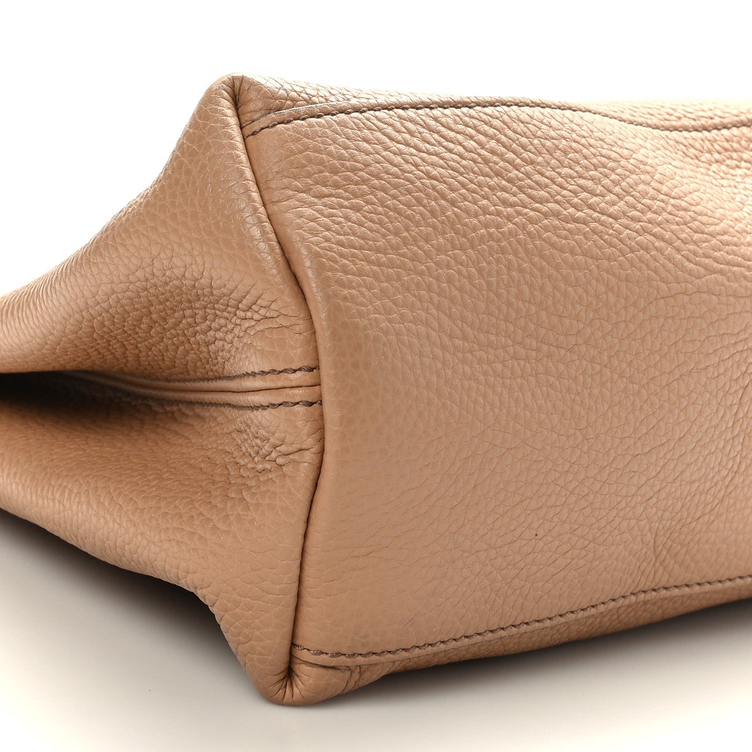 Gucci Pebbled Calfskin Medium Soho Chain Shoulder Bag Camelia 8 of 9