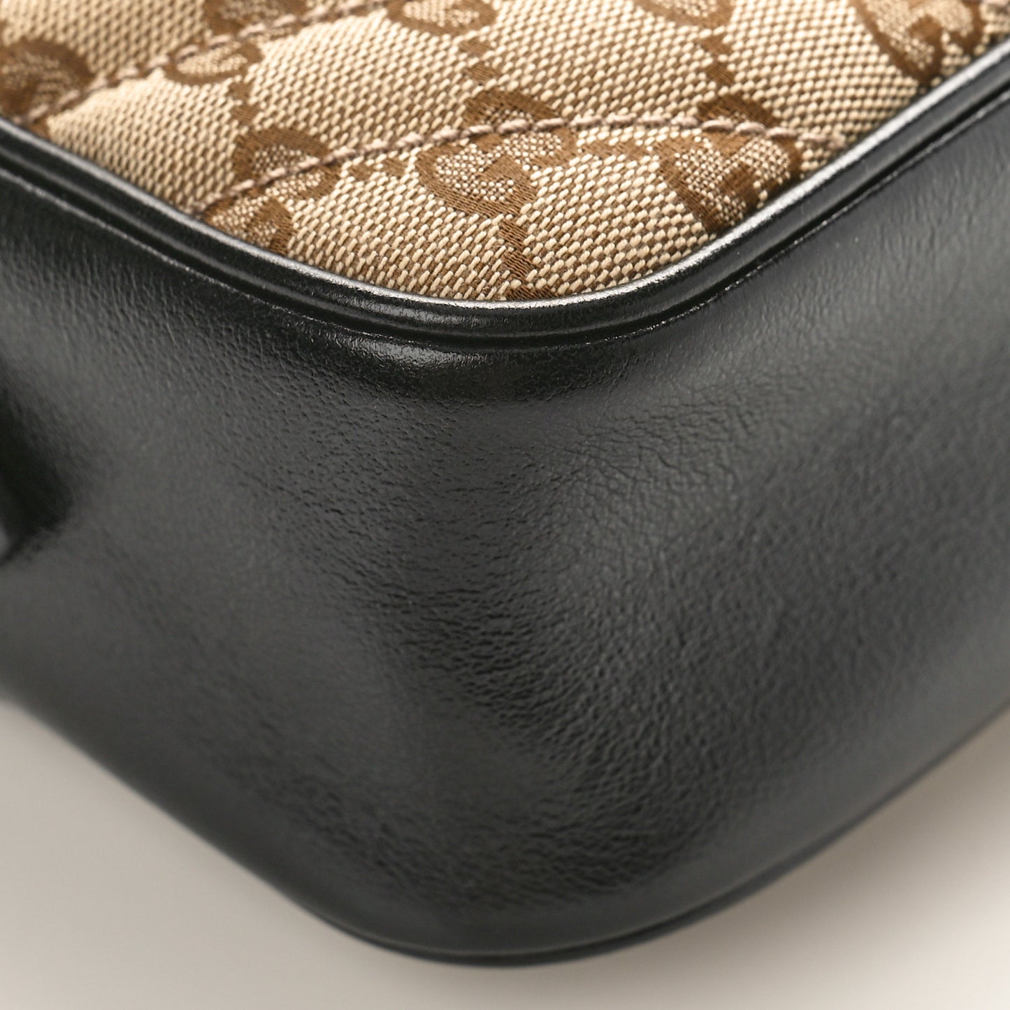 Monogram Matelasse Diagonal Small GG Marmont Chain Shoulder Bag Beige Black