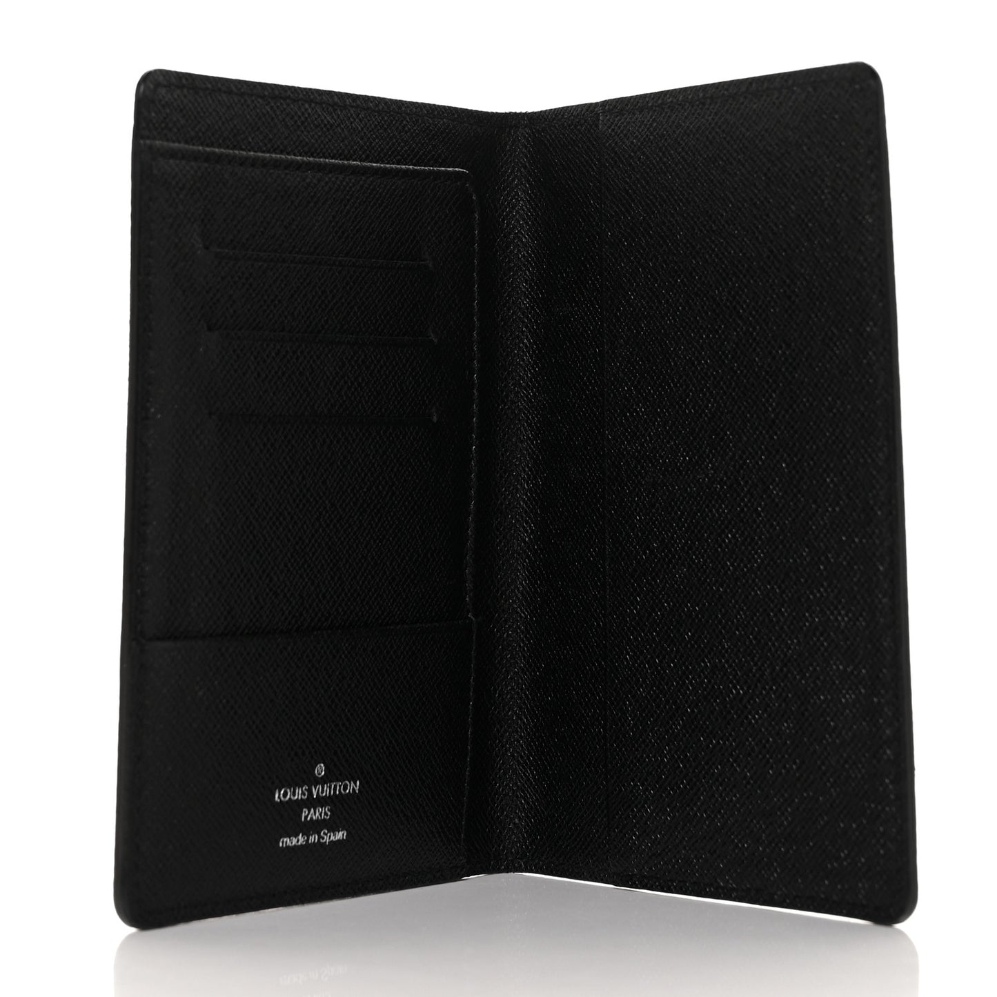 Taiga Passport Cover Black
