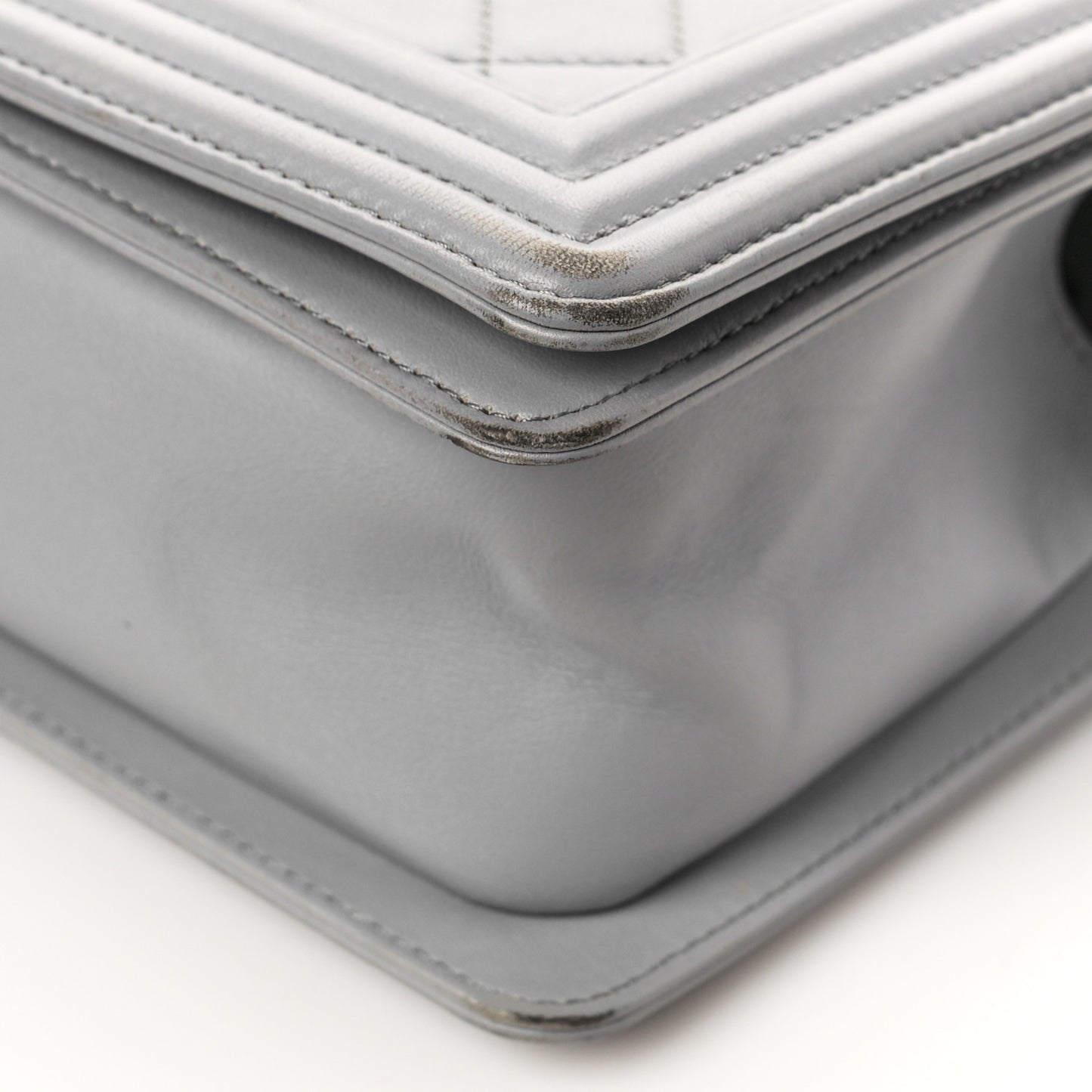 Lambskin Quilted Medium Boy Flap Grey