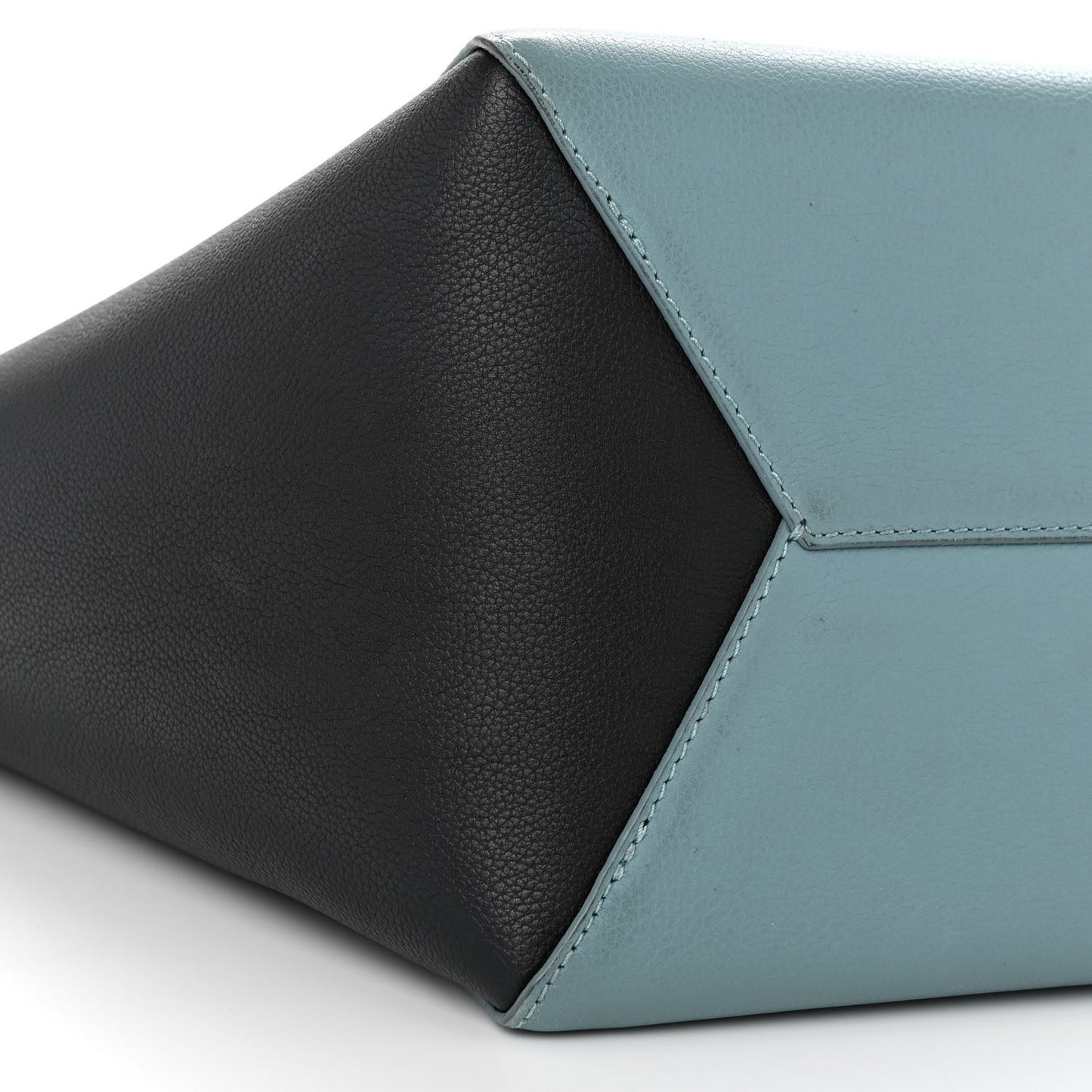 Calfskin Lockme Cabas Sky Black