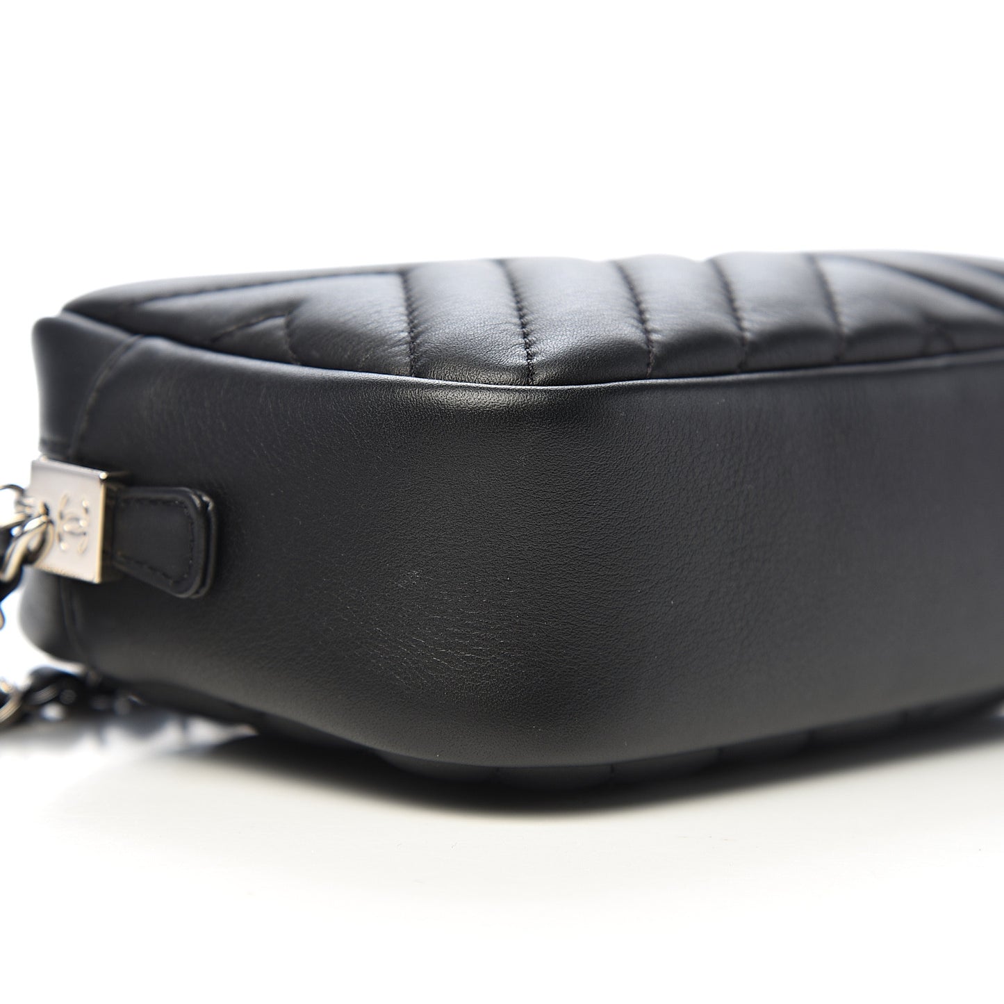 Calfskin Diagonal Chevron Quilted Tassel Camera Case Black