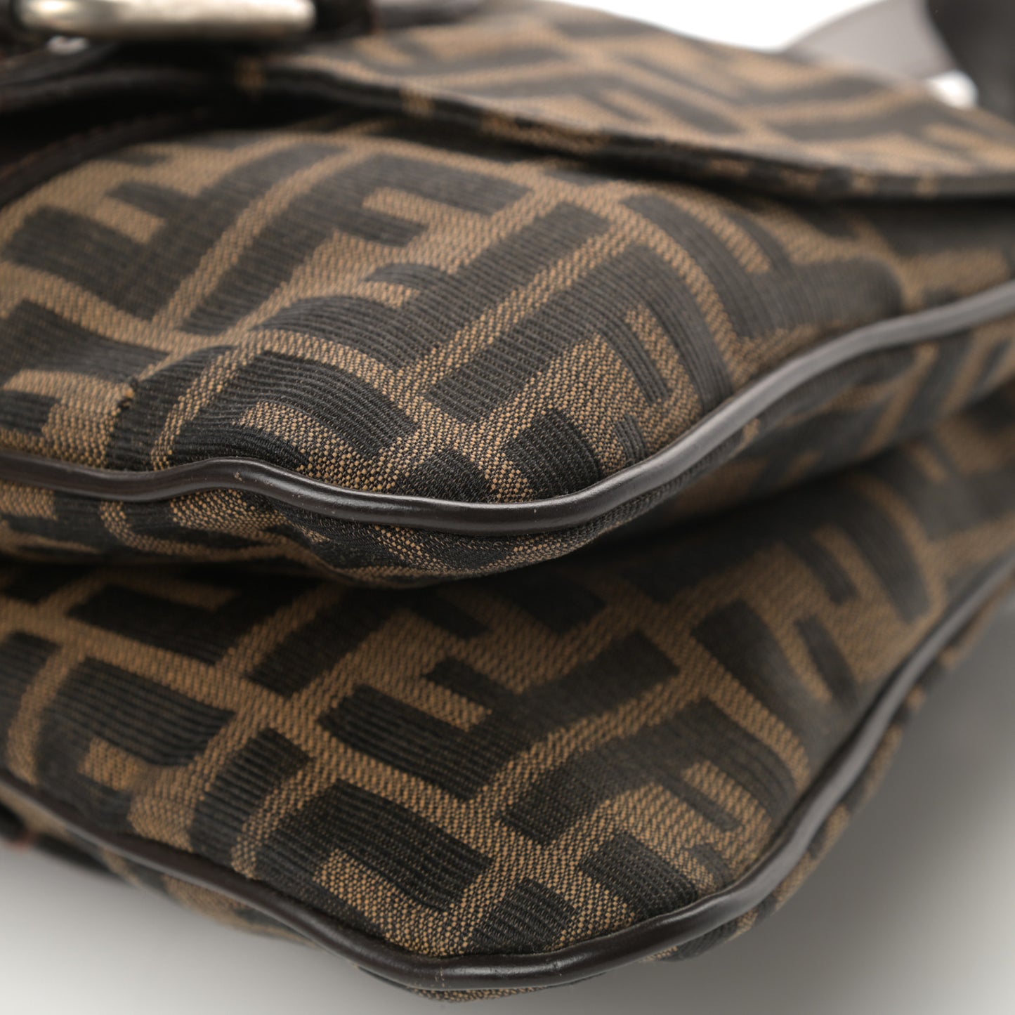 Zucca Buckle Shoulder Bag Tobacco
