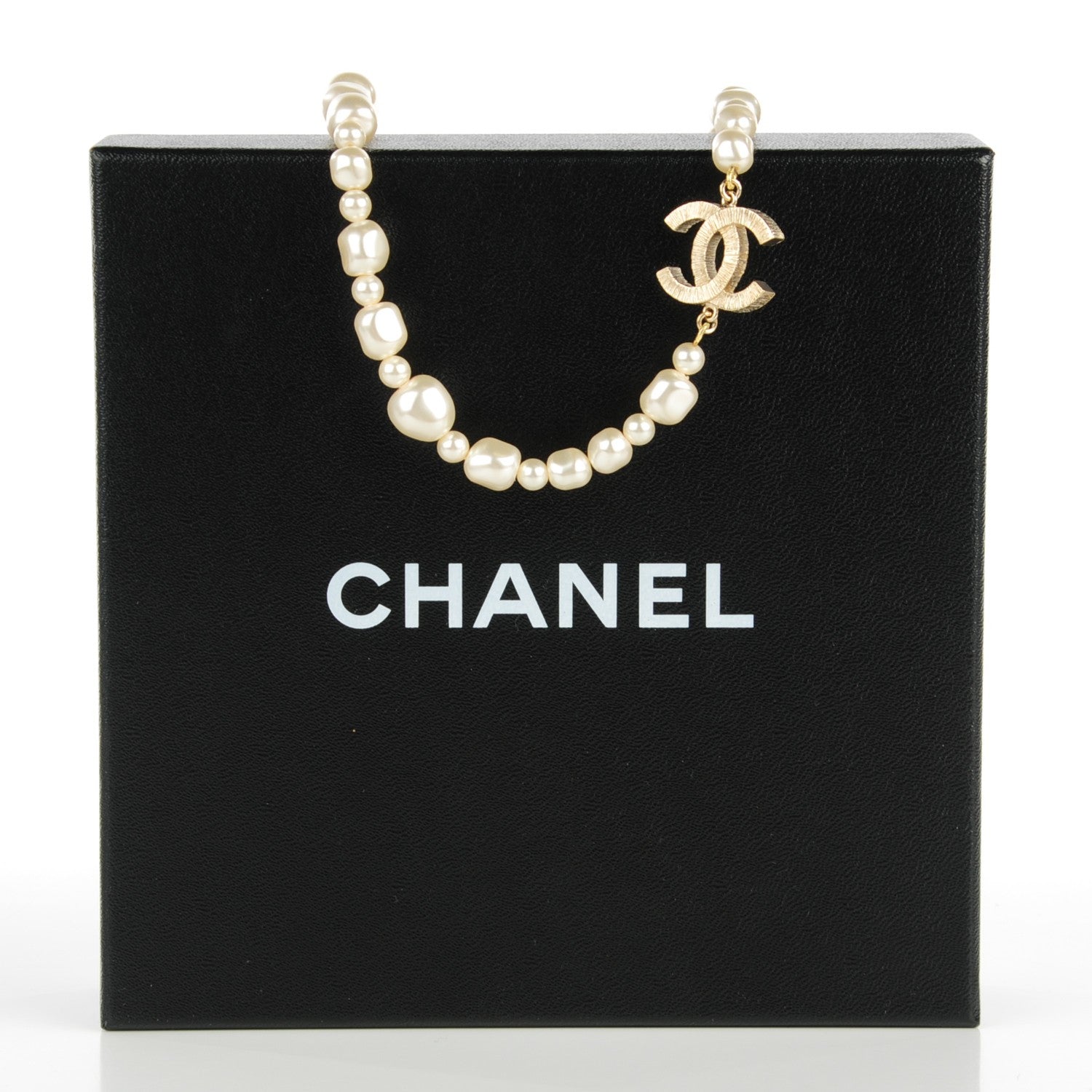 Chanel Graduated Pearl CC Short Necklace Gold 5 of 5