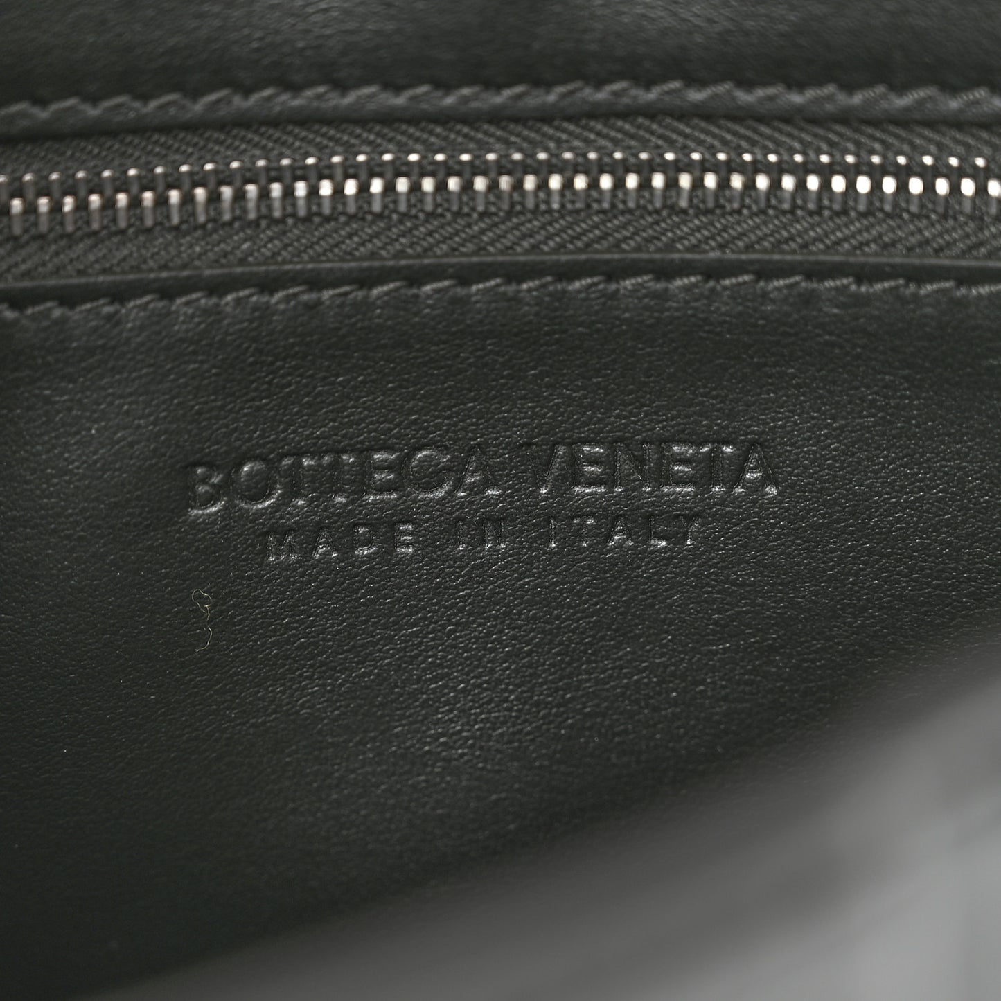 Calfskin Maxi Intreccio Cassette With Strap Bag Dark Green