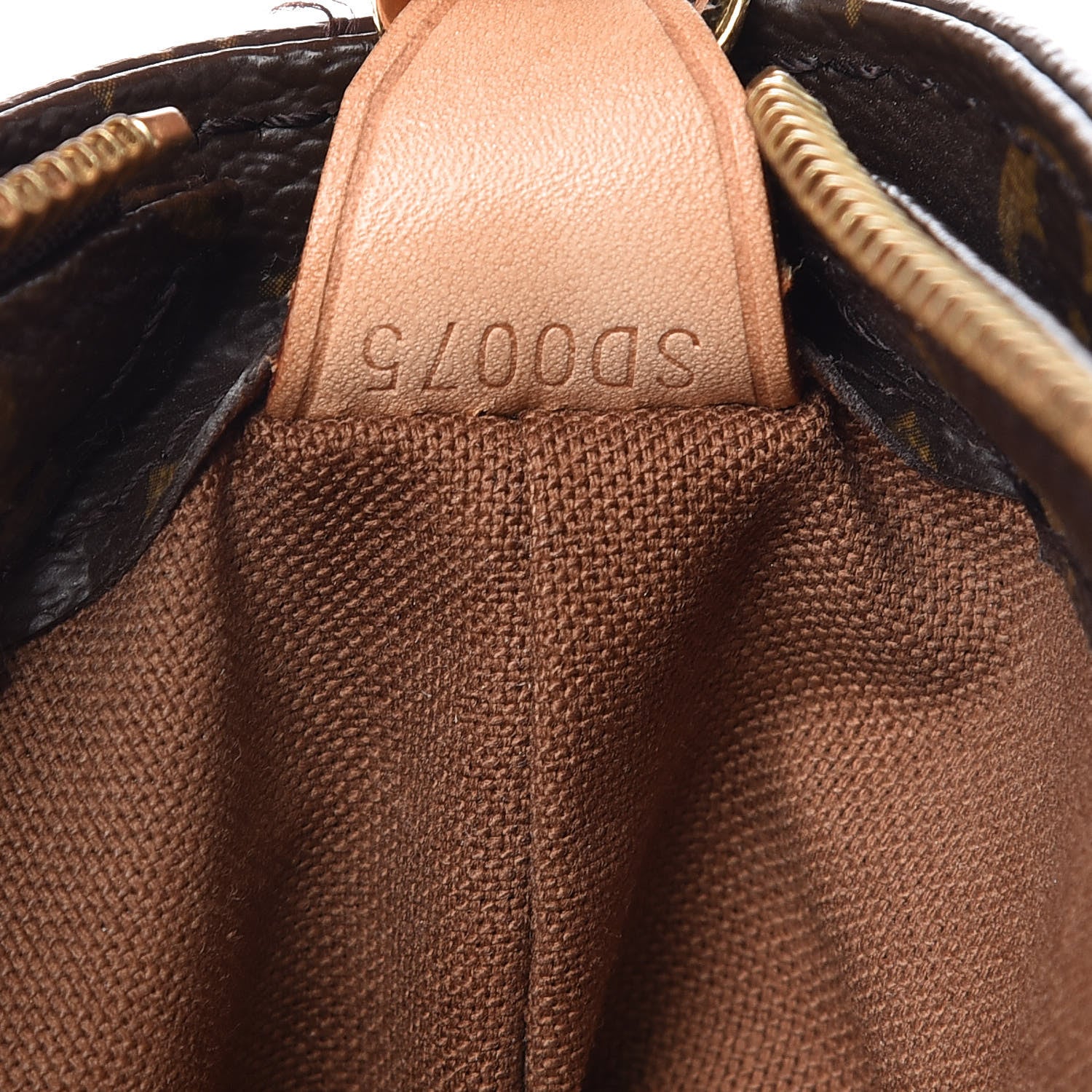 Louis Vuitton Monogram Cabas Mezzo 7 of 12