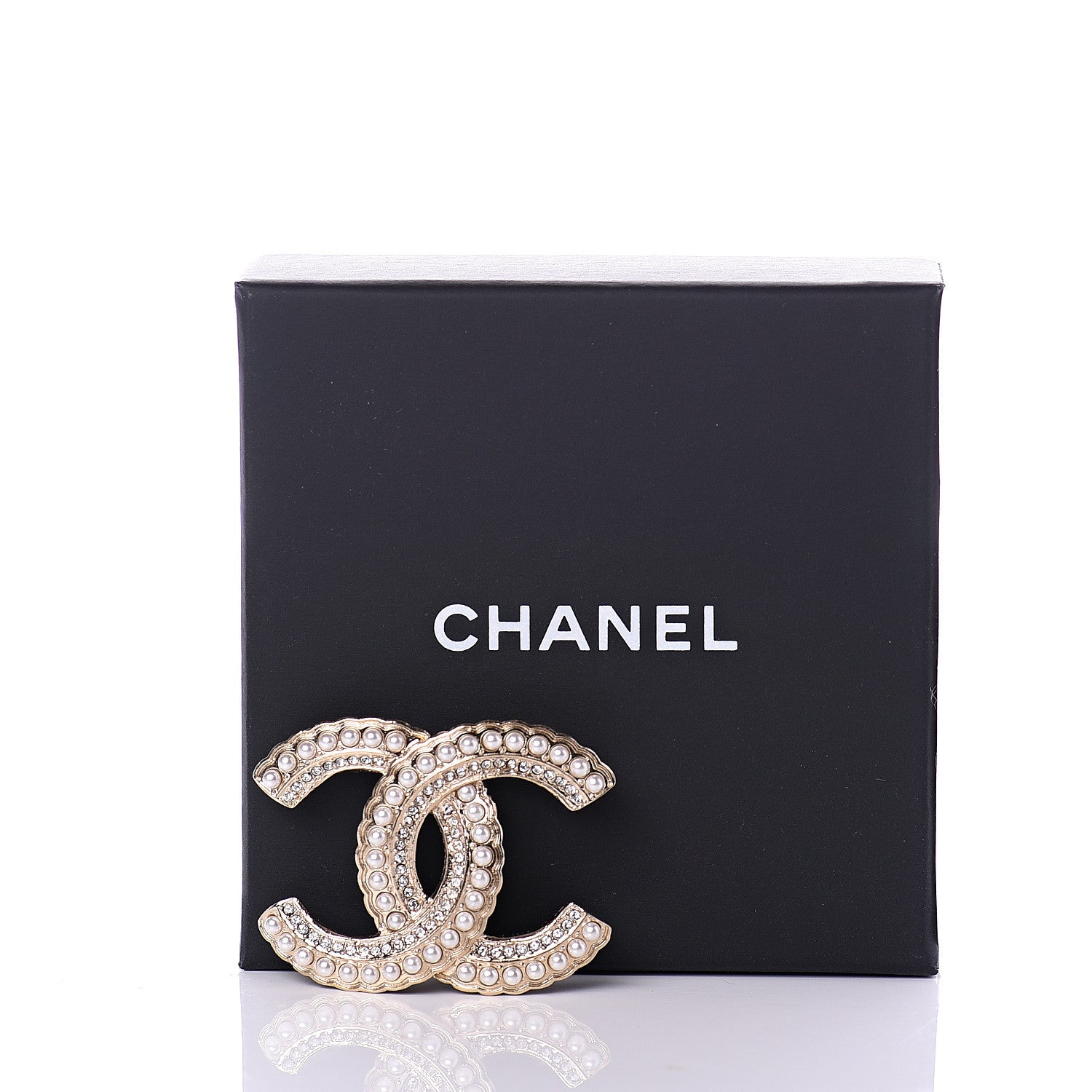 Chanel Pearl Crystal Queen of France CC Brooch Gold 4 of 4