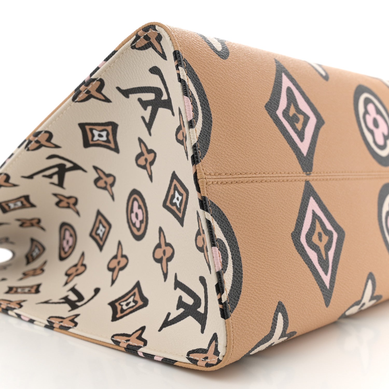 Louis Vuitton Monogram Giant Wild At Heart Onthego GM Arizona 8 of 9