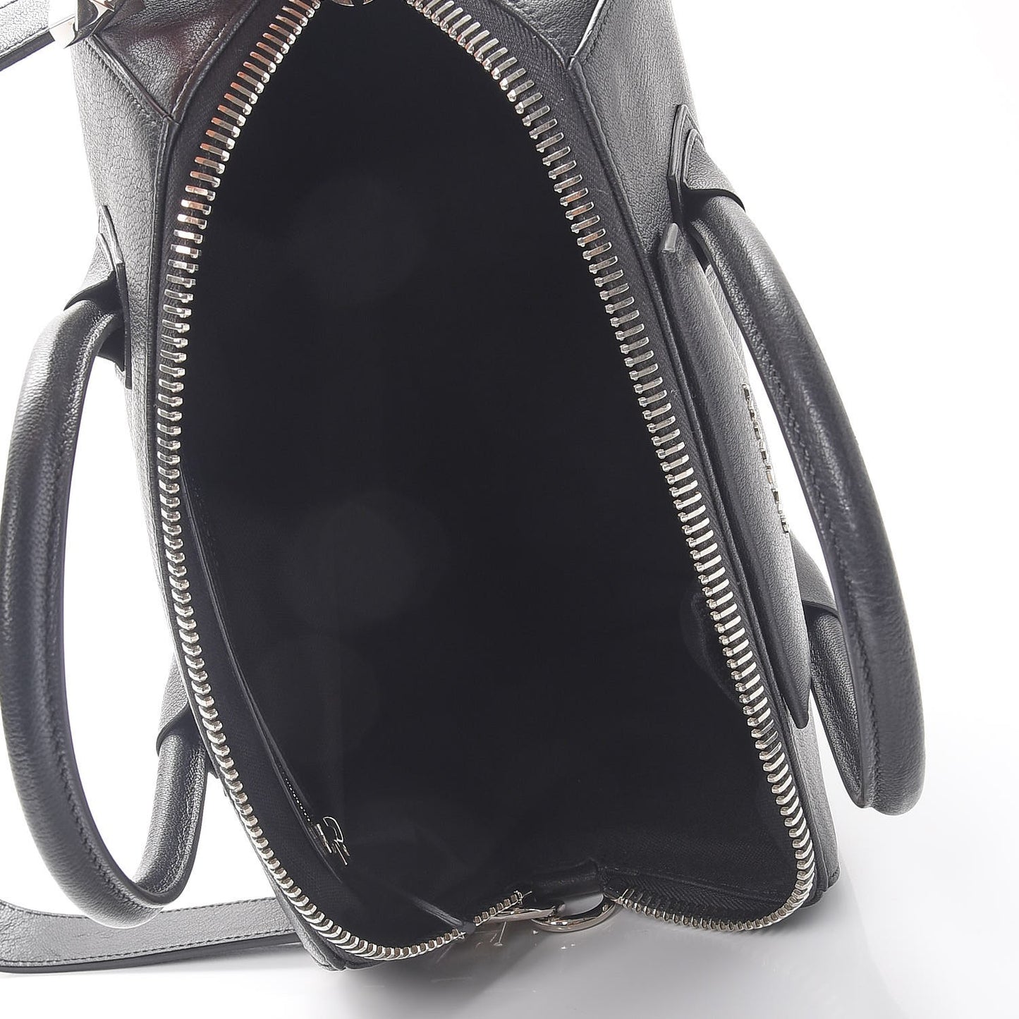 Sugar Goatskin Medium Antigona Black