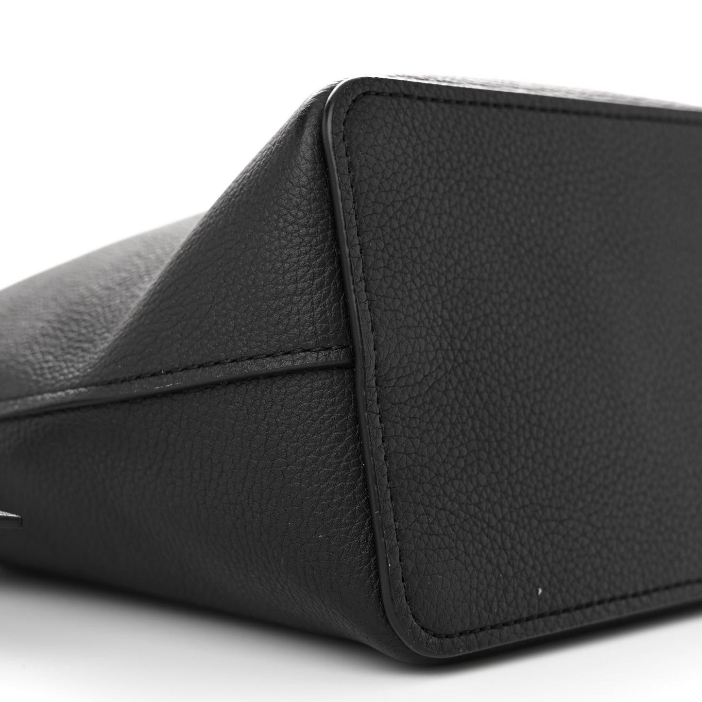 Calfskin Nano Lockme Bucket Black