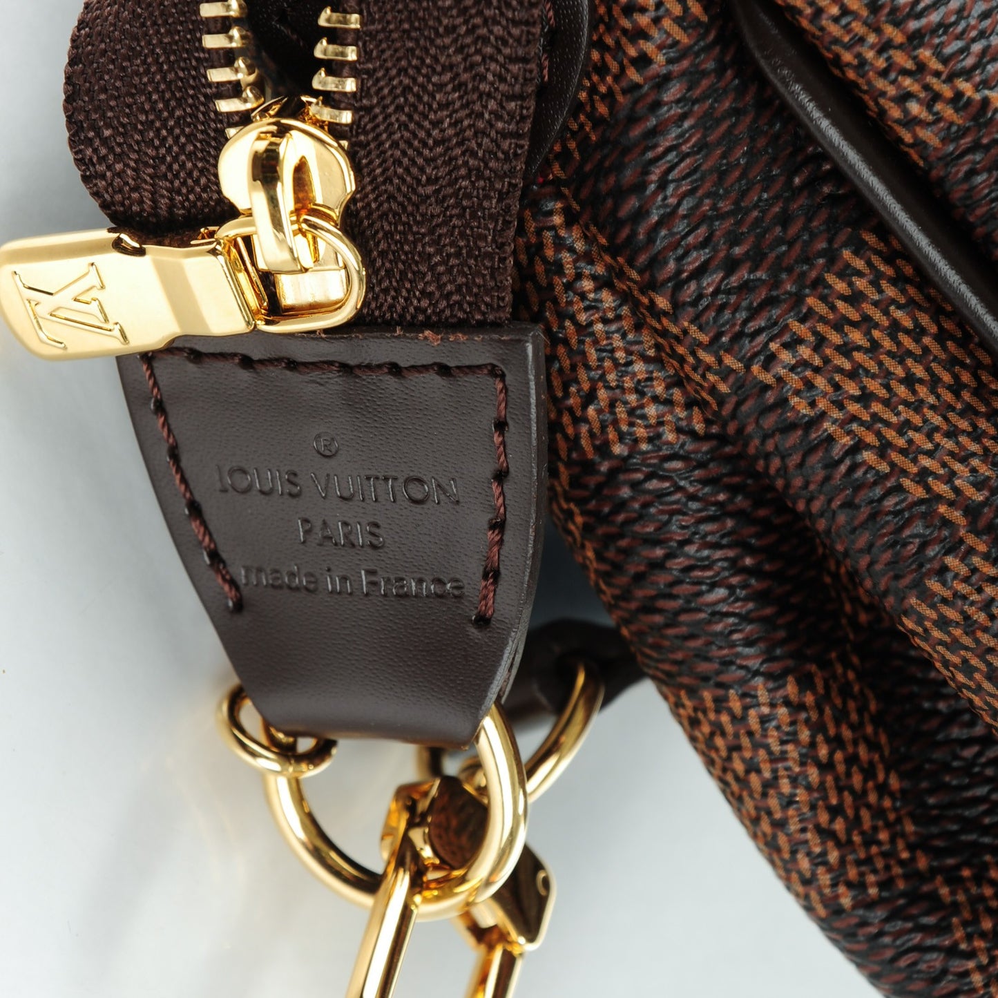 Damier Ebene Eva Clutch