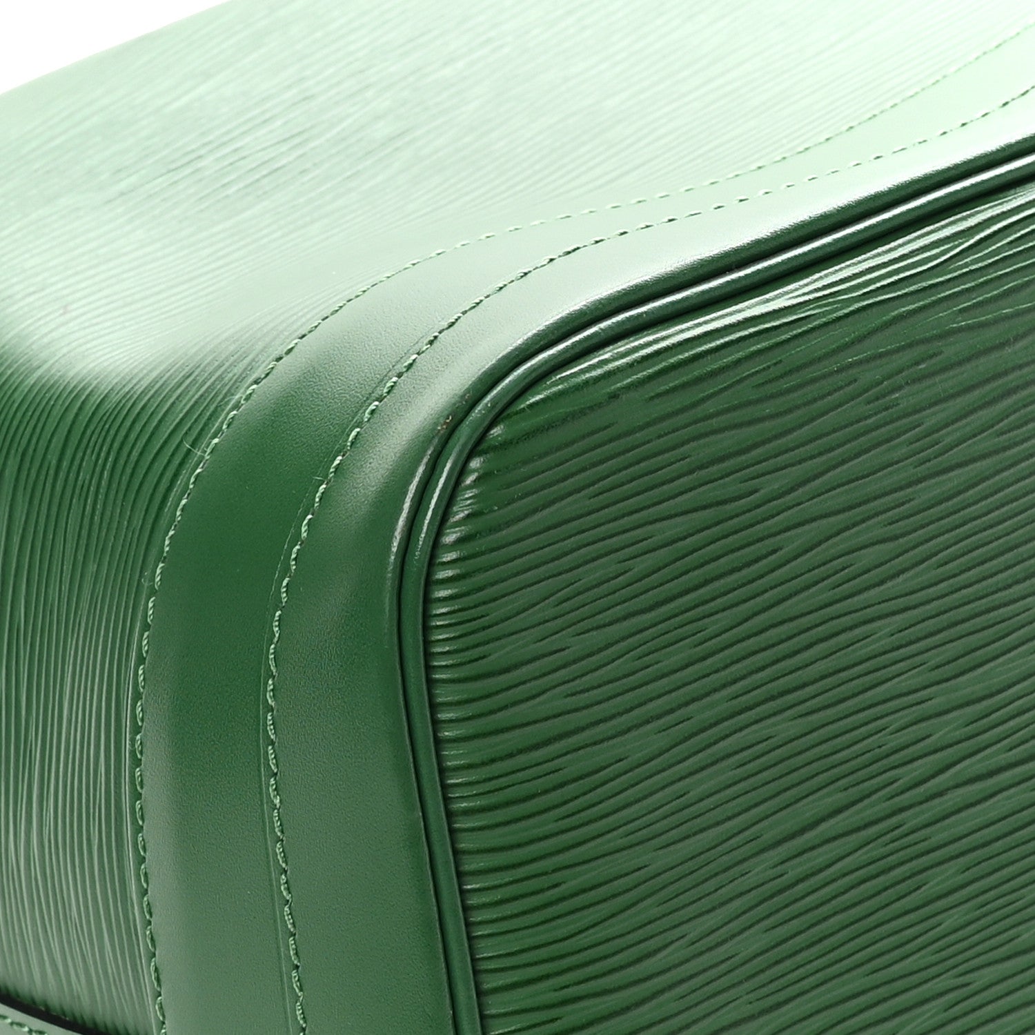 Louis Vuitton Epi Noe Borneo 8 of 12