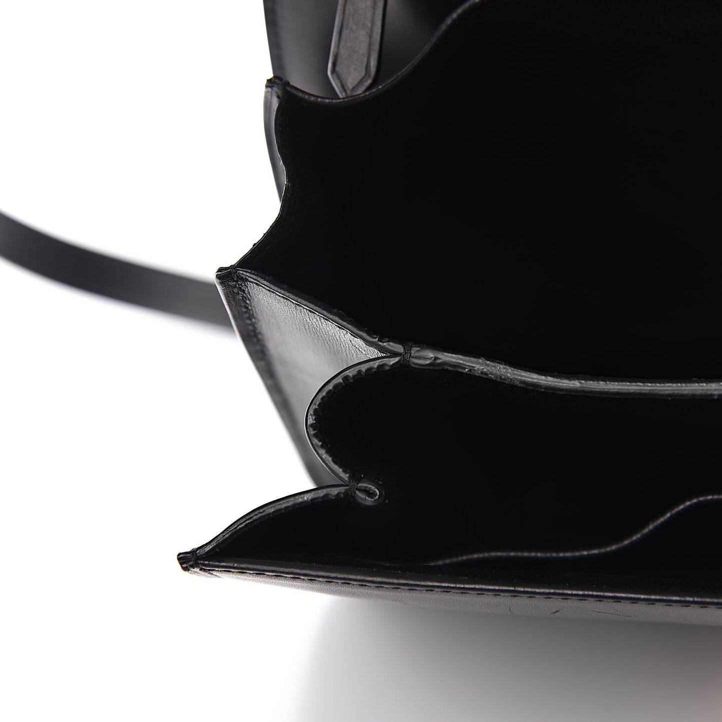 Box Calfskin Medium Classic Box Flap Bag Black