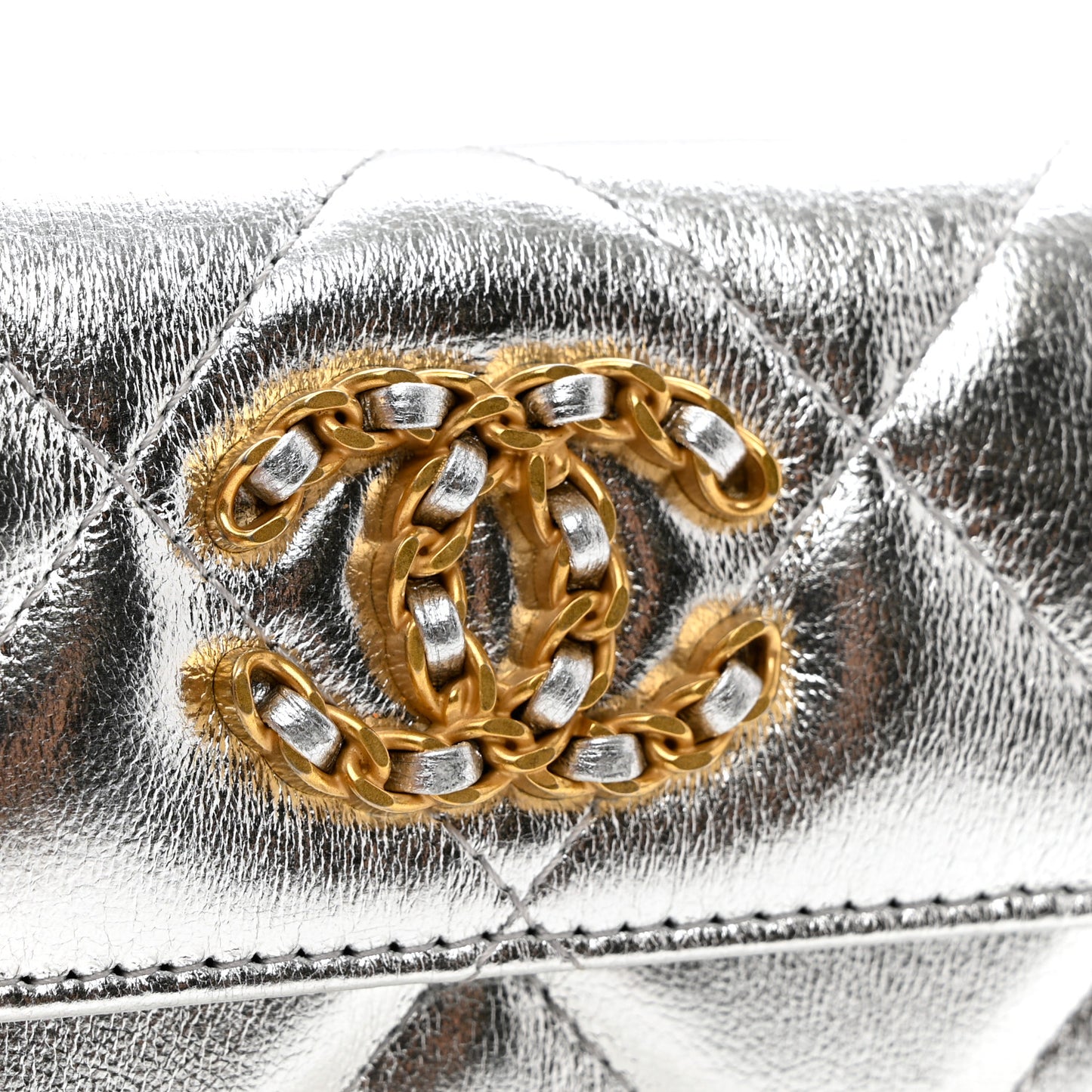 Metallic Goatskin Quilted Chanel 19 Flap Card Holder Silver