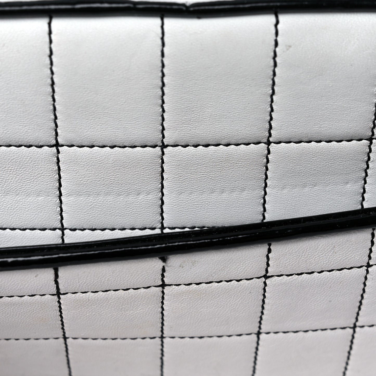 Lambskin Reissue Chocolate Bar Flap White Black