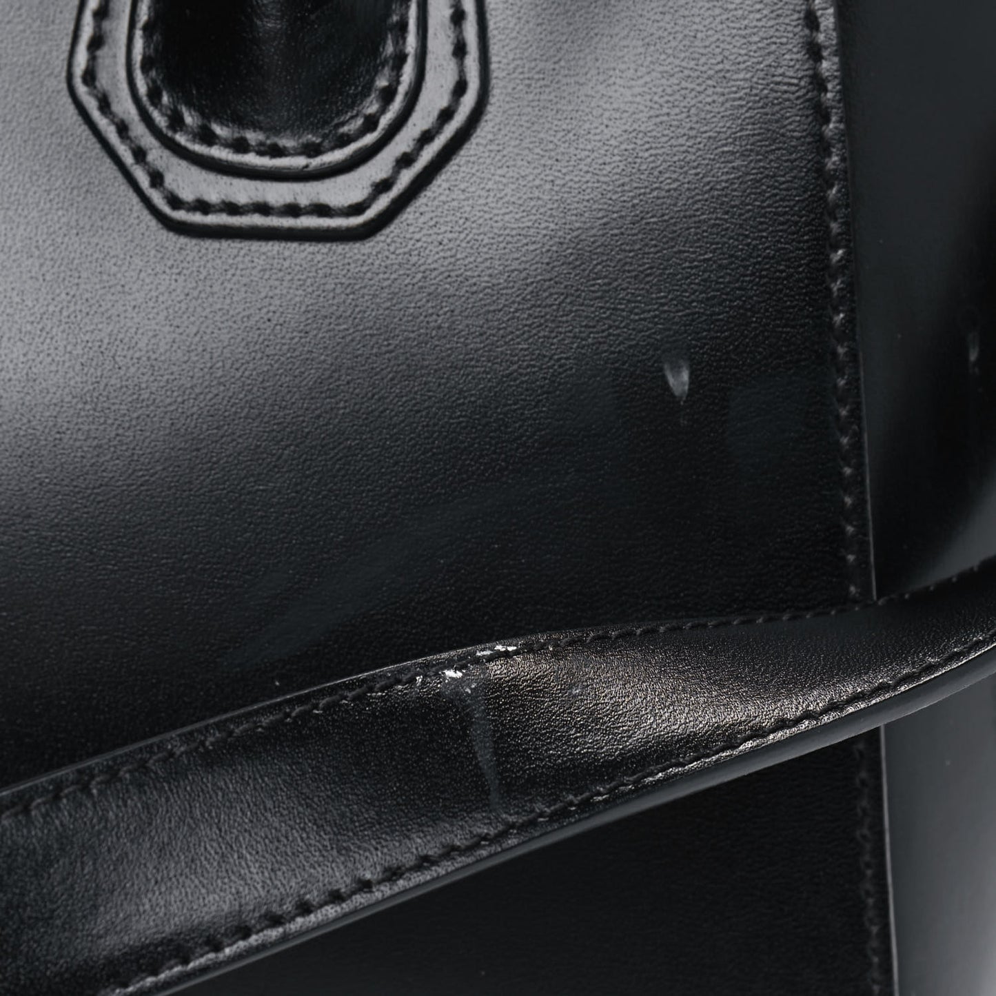 Shiny Lord Calfskin Small Antigona Black