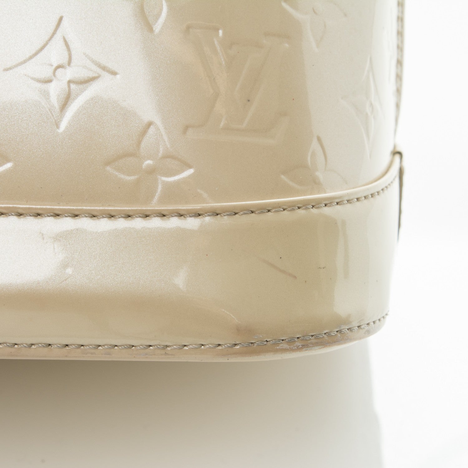 Louis Vuitton Vernis Alma GM Blanc Corail 10 of 15