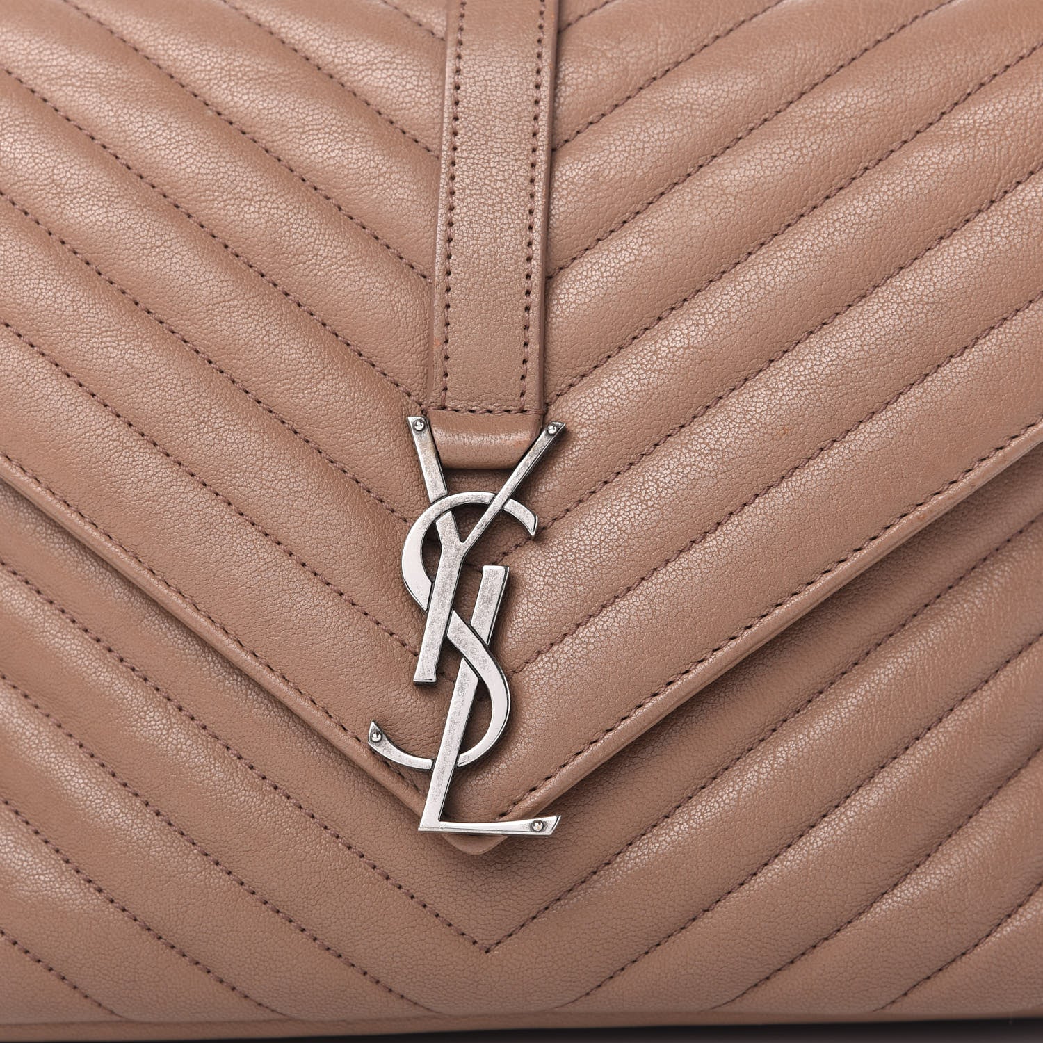 Saint Laurent Sheepskin Matelasse Chevron Monogram Medium College Bag Fard 10 of 10