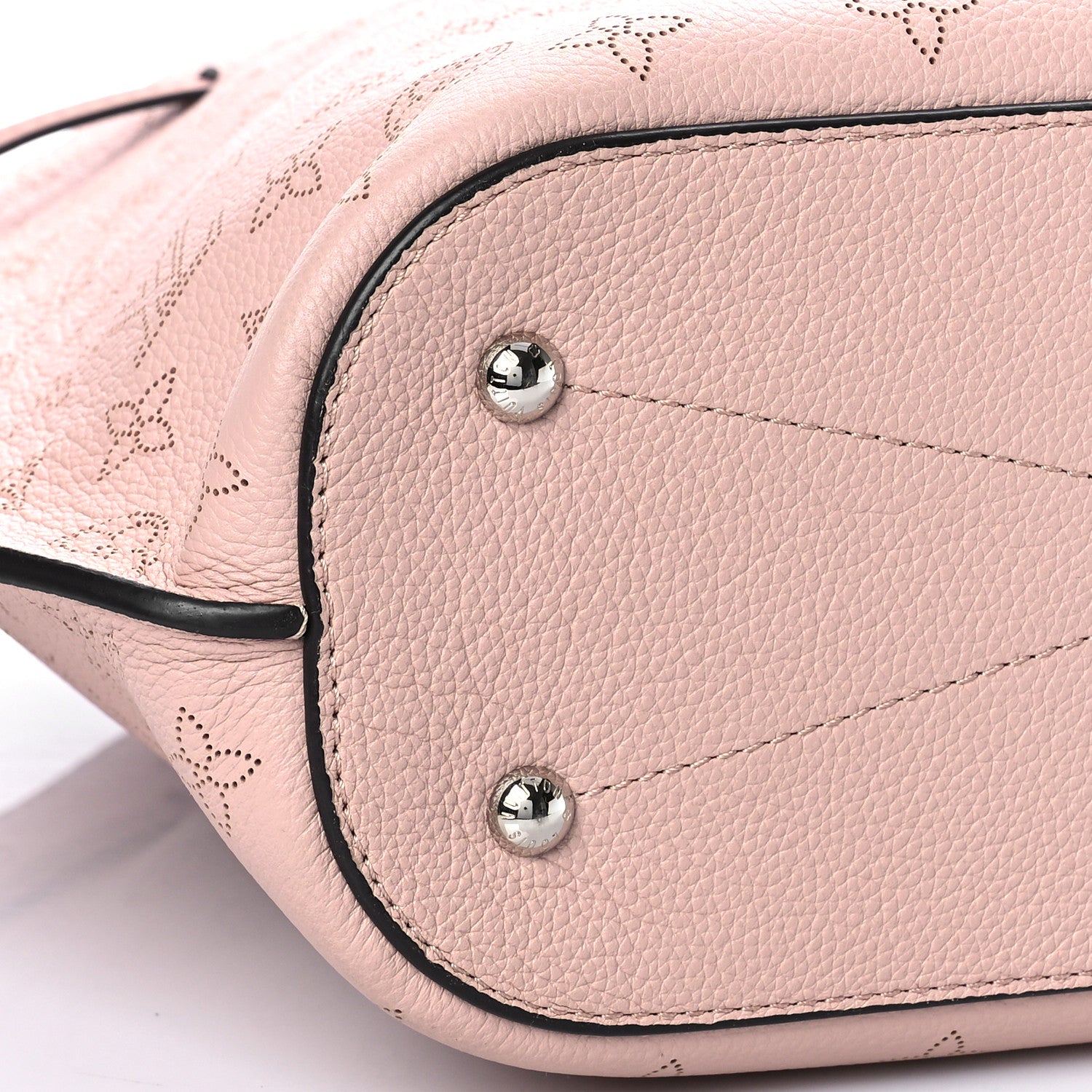 Louis Vuitton Mahina Girolata Magnolia 8 of 9