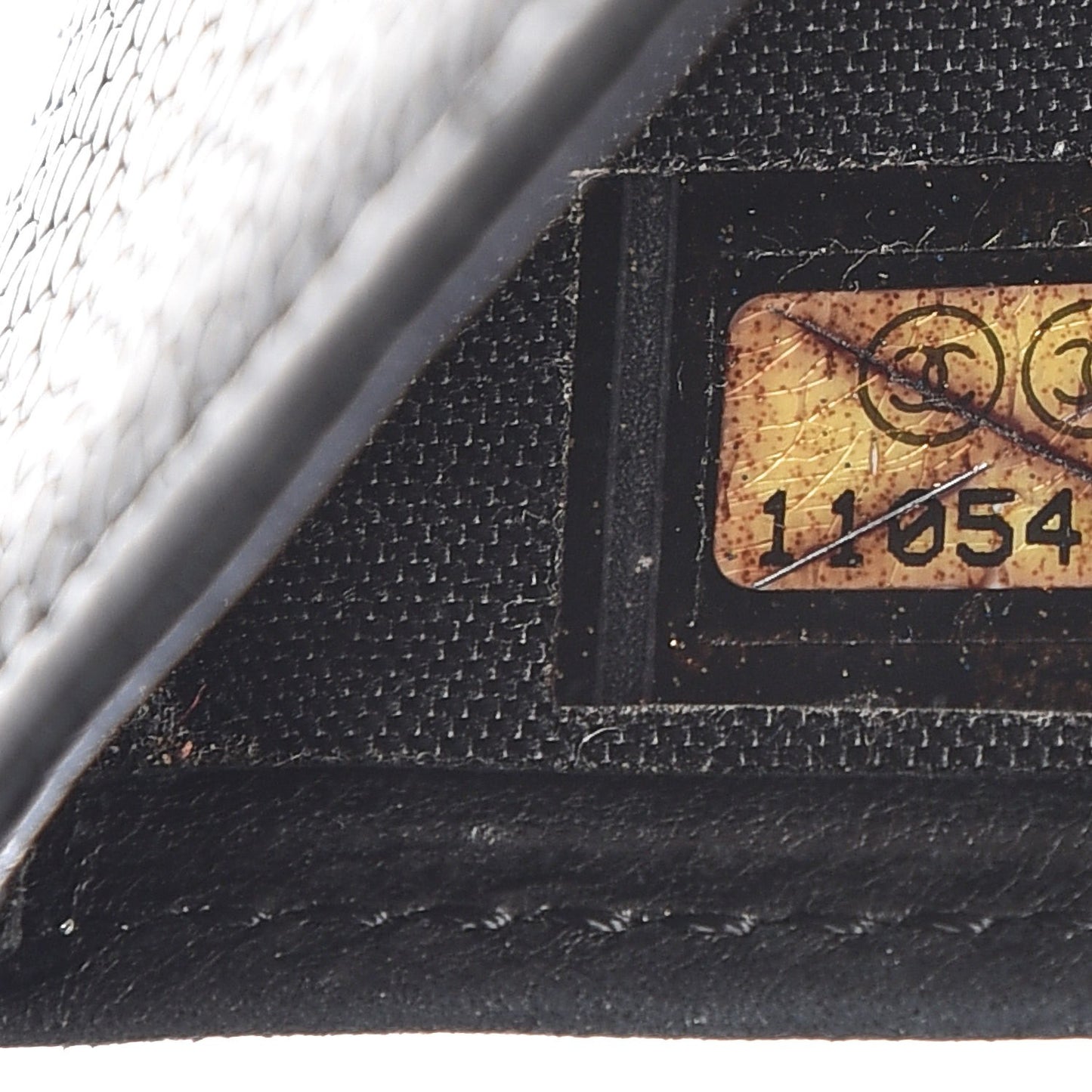 Caviar Timeless CC Yen Wallet Black