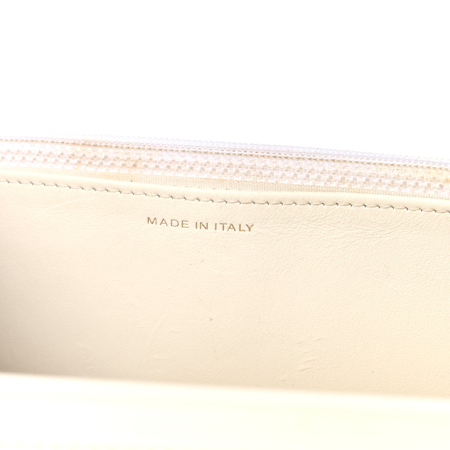 Caviar Quilted Boy Wallet On Chain WOC White
