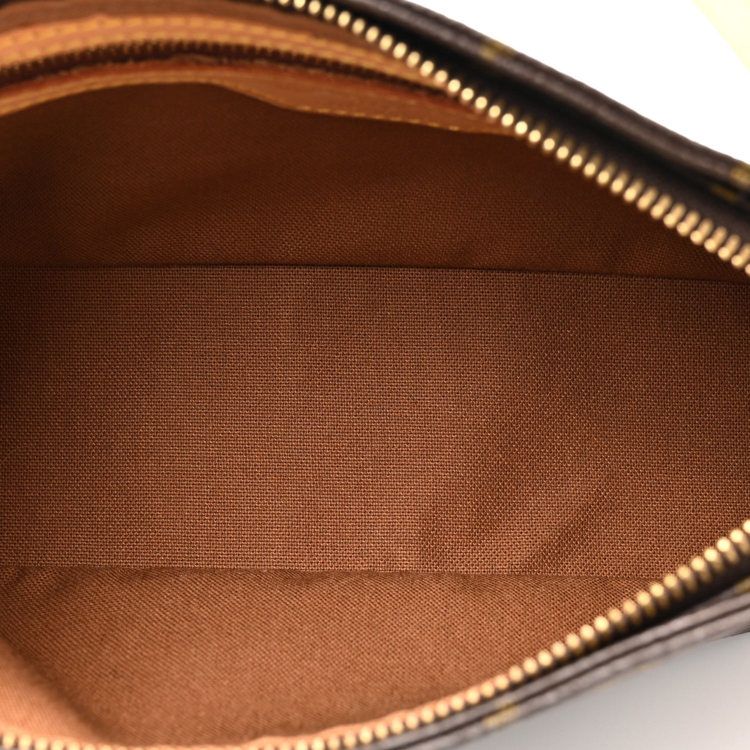 Louis Vuitton Monogram Trotteur 5 of 15