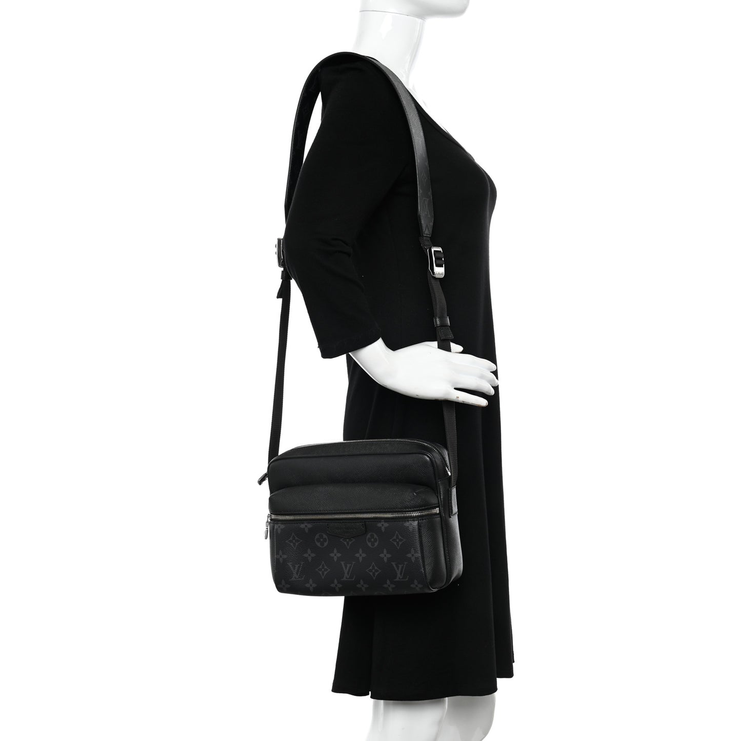 Taiga Monogram Eclipse Outdoor Messenger Black