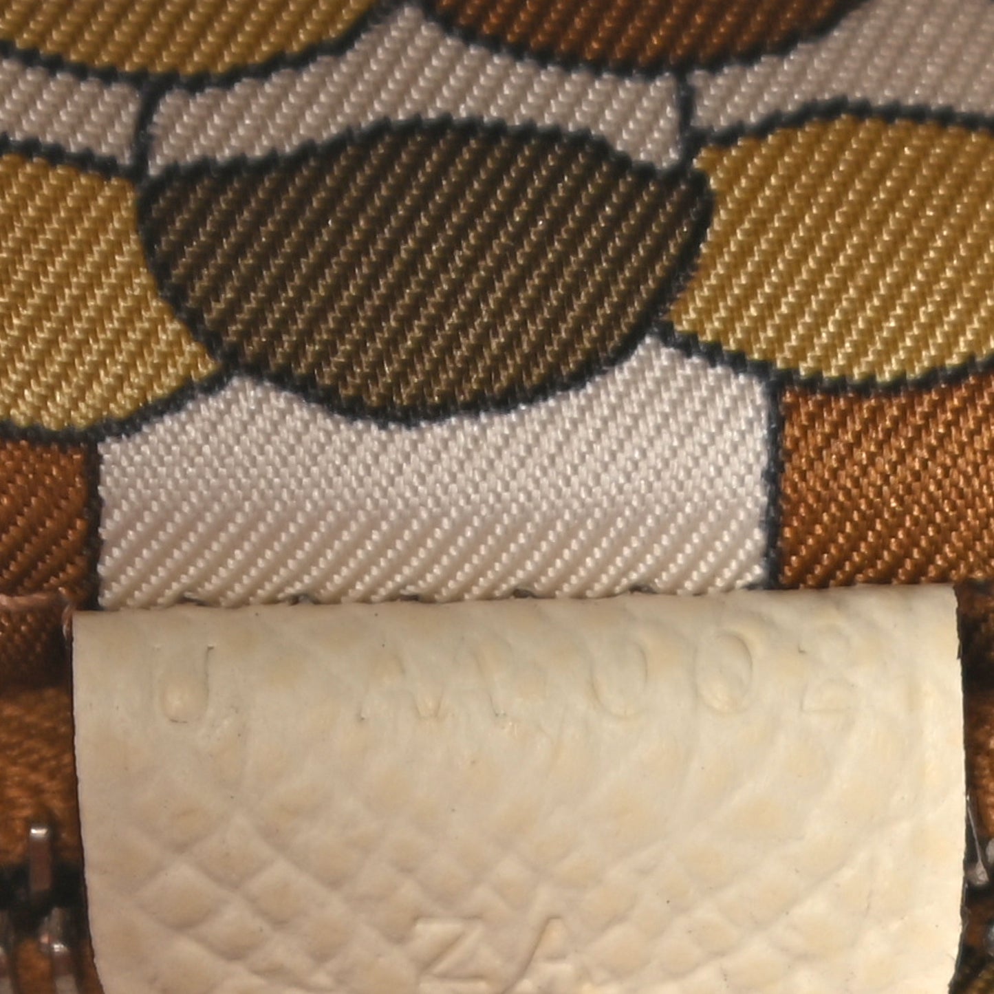 Epsom Silk'in Compact Wallet Nata