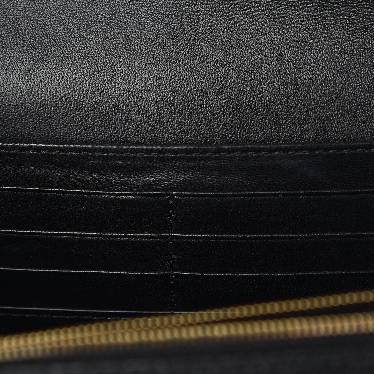 Classic Grain Calfskin Medium Darley Black
