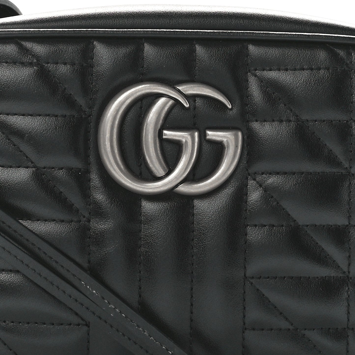 Calfskin Matelasse Aria Small GG Marmont Chain Shoulder Bag Black