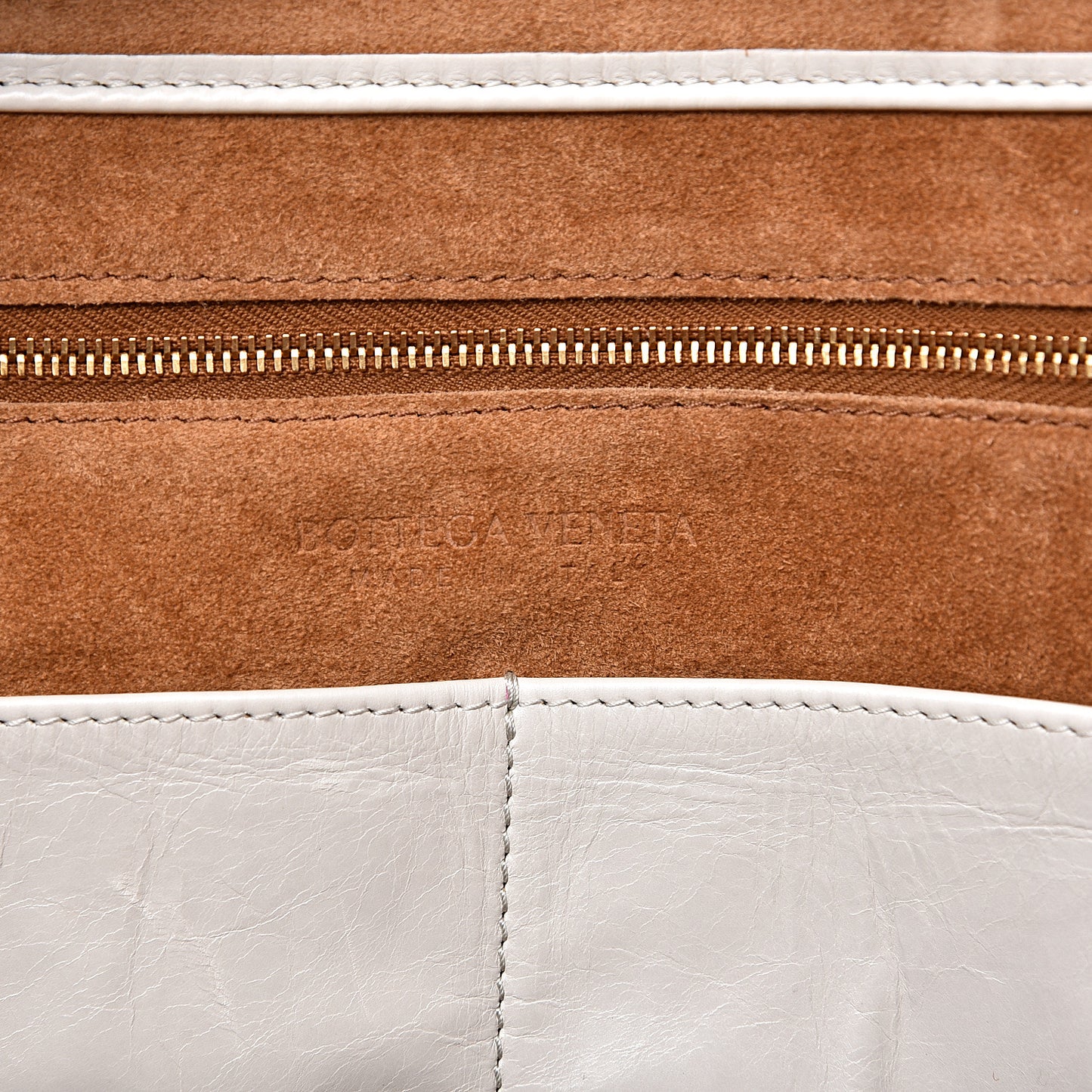 Paper Calfskin Maxi Intrecciato Medium Arco Slouch Plaster