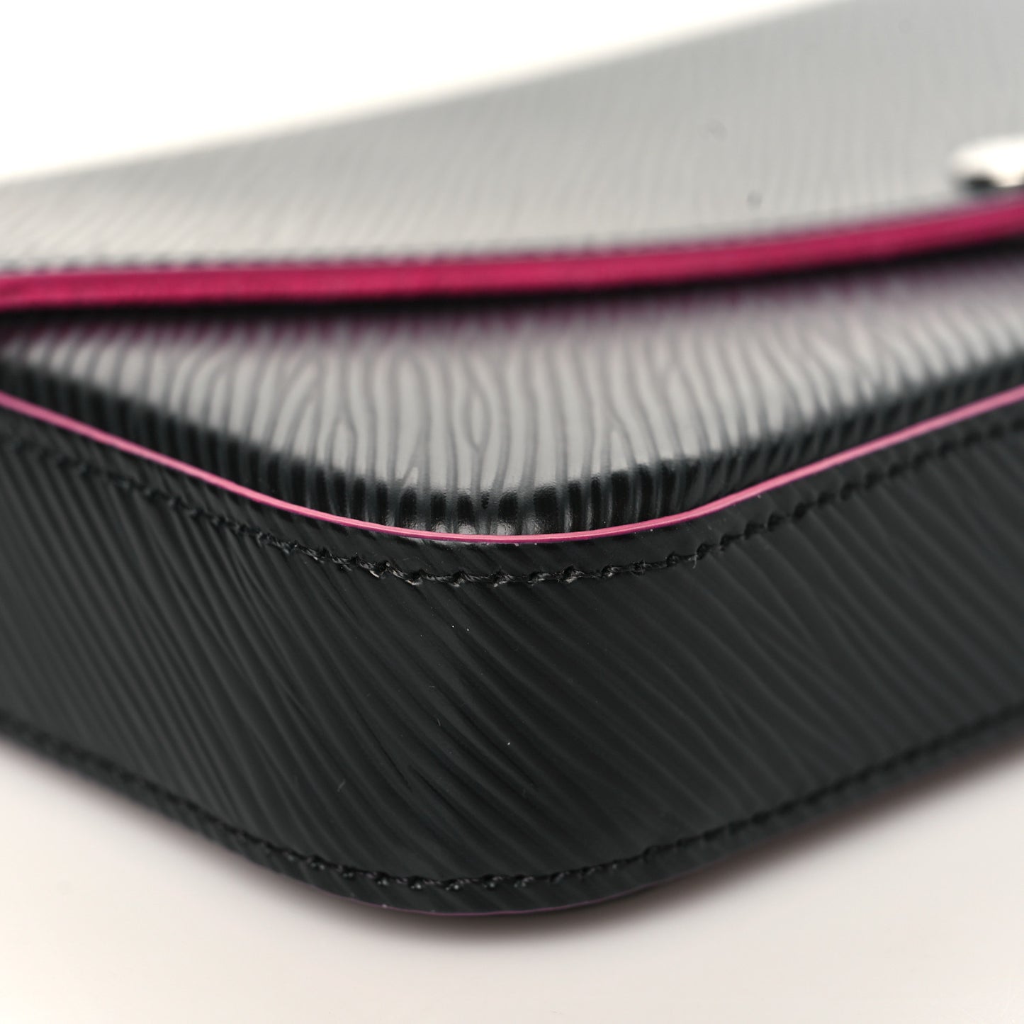 Epi Pochette Felicie Black Hot Pink