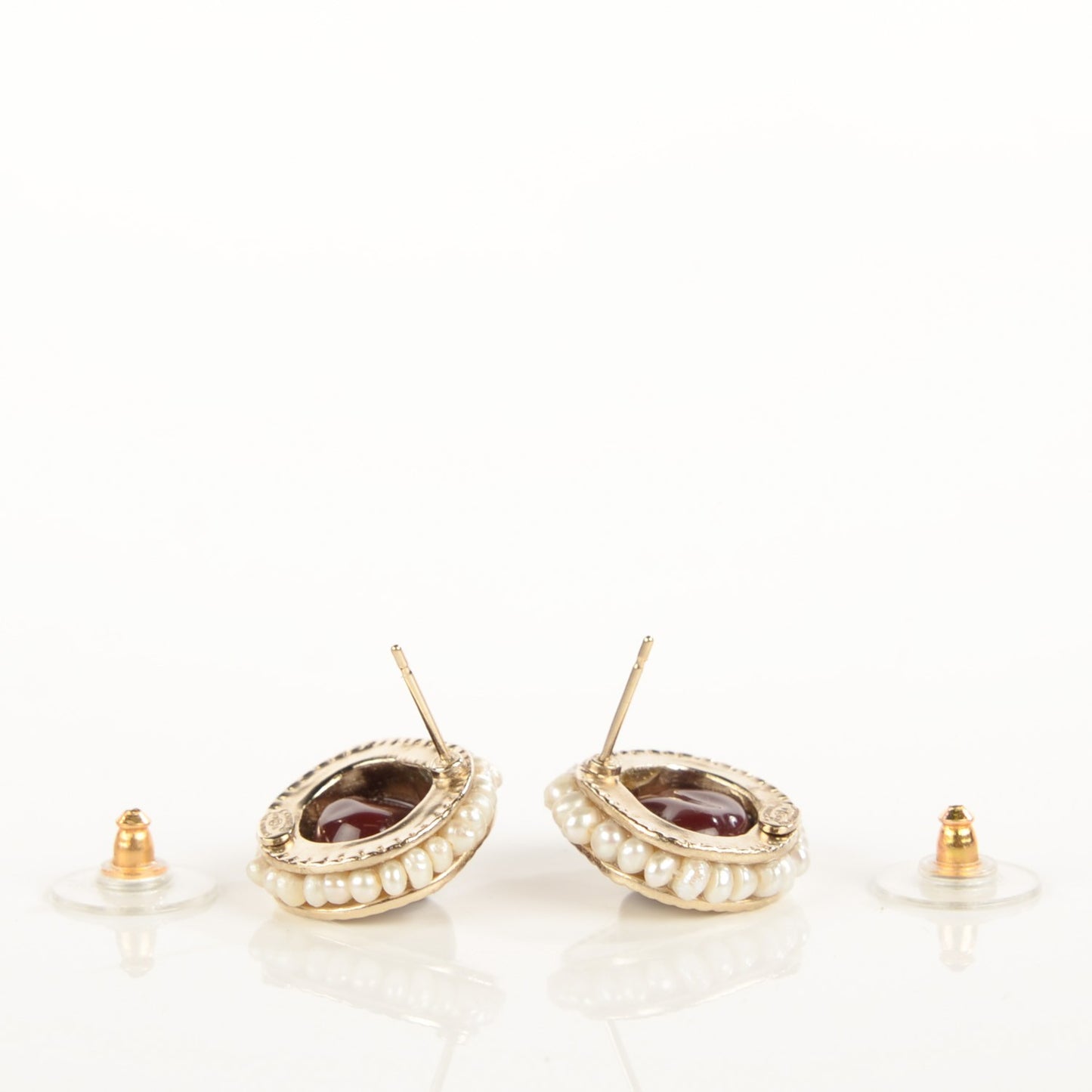Gripoix Pearl Earrings Light Gold