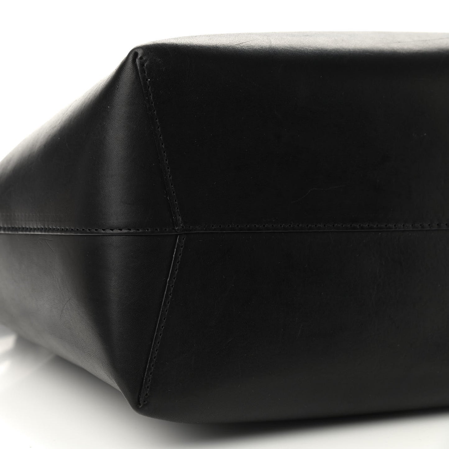 Vegetable Tanned Calfskin Bucket Bag Black Flamma