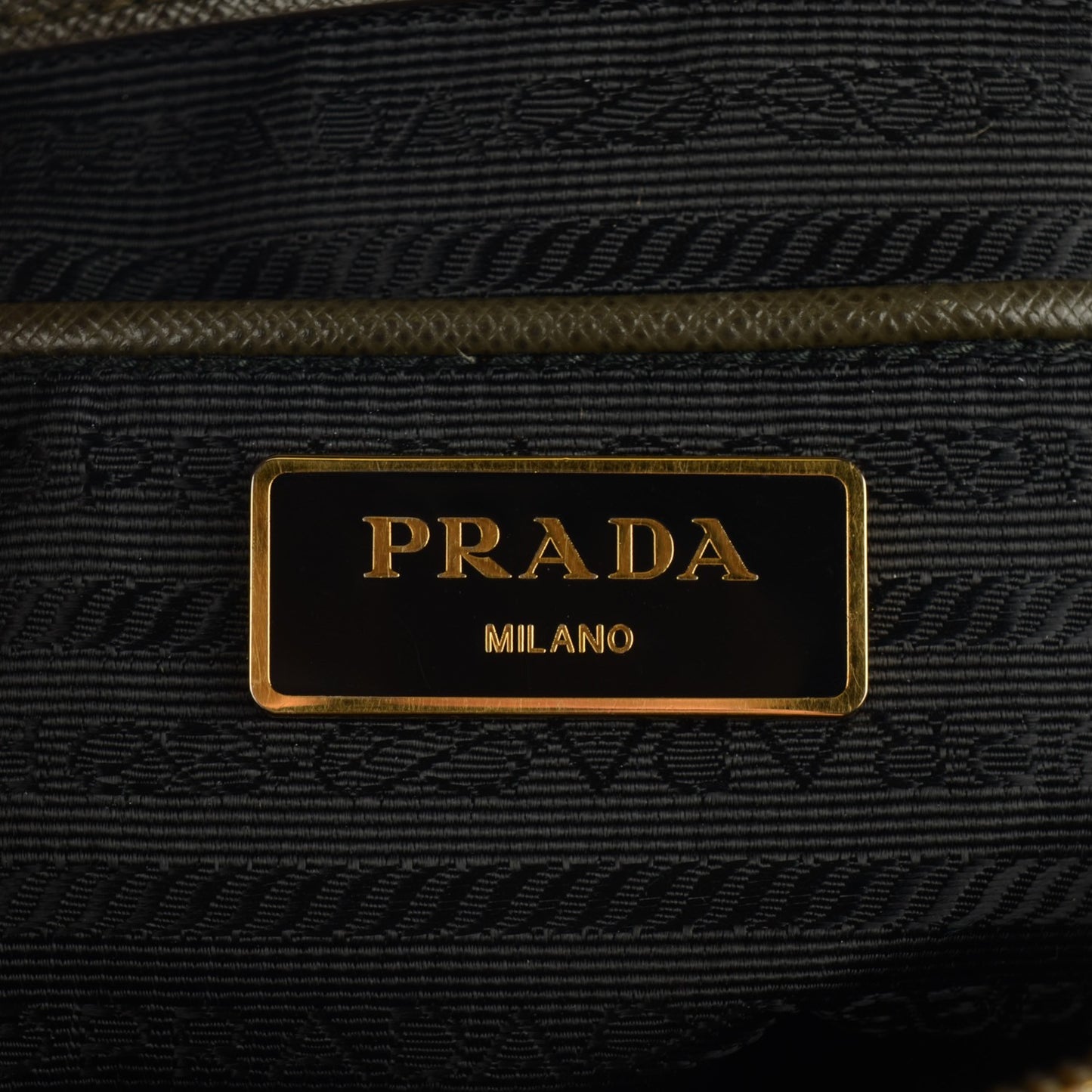 Saffiano Medium Galleria Double Zip Tote Militare