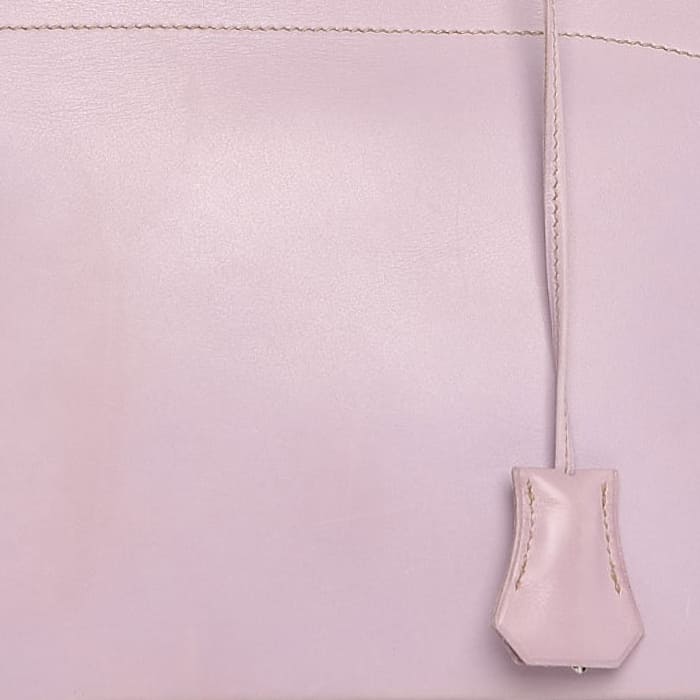 FASHIONPHILE color swatch of Hermes Lilac in Box Nepal
