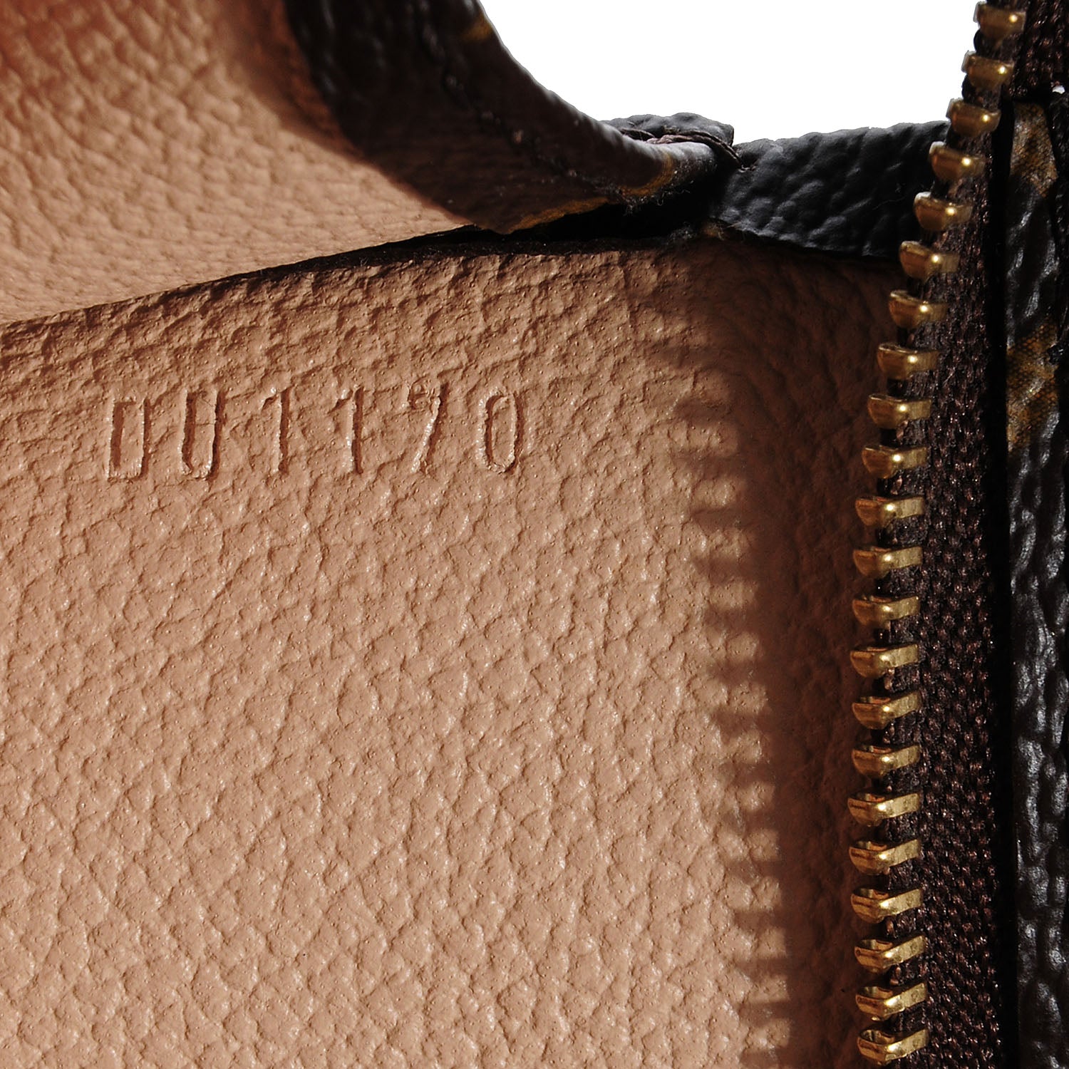 Louis Vuitton Monogram Toiletry Pouch 26 5 of 7